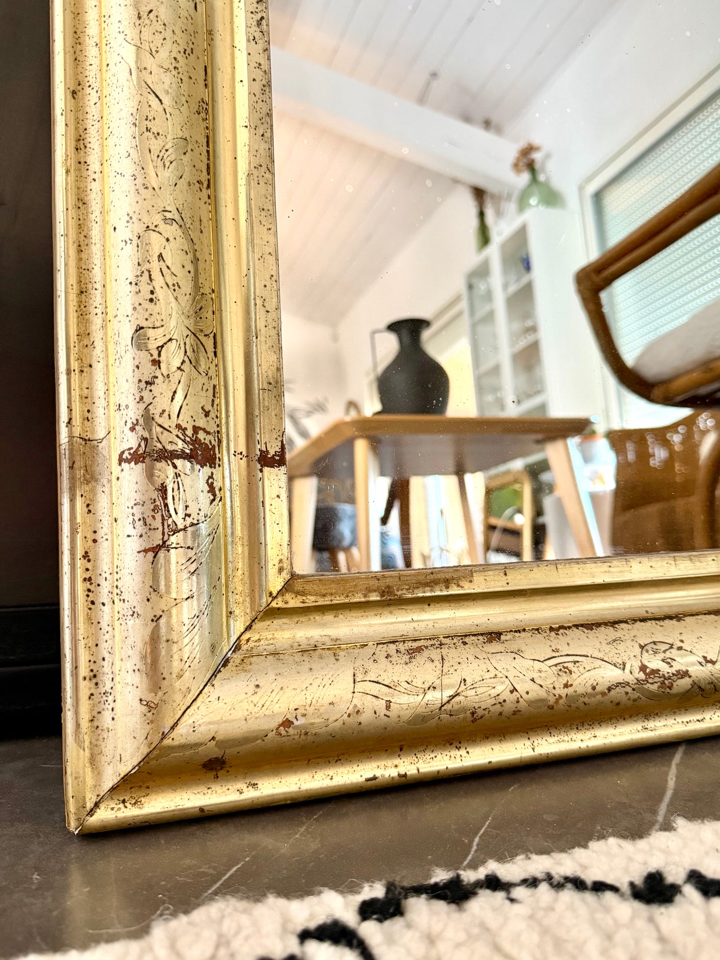 Miroir ancien Louis Philippe entièrement doré à la feuille d’or
