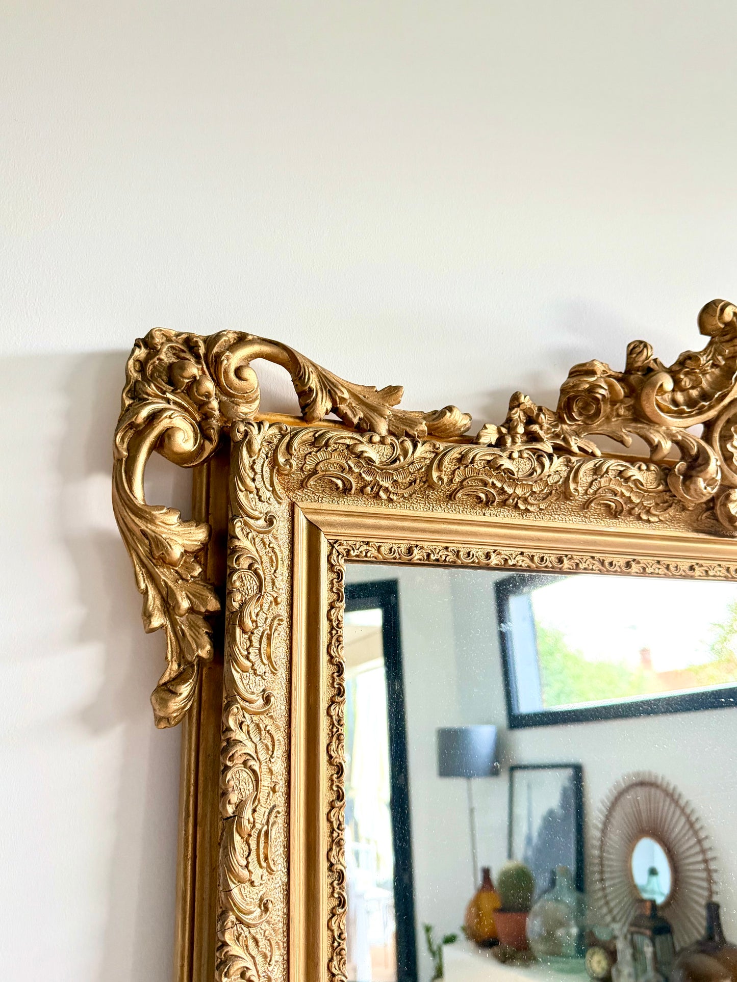 Grand miroir ancien Louis XV doré, style rocaille