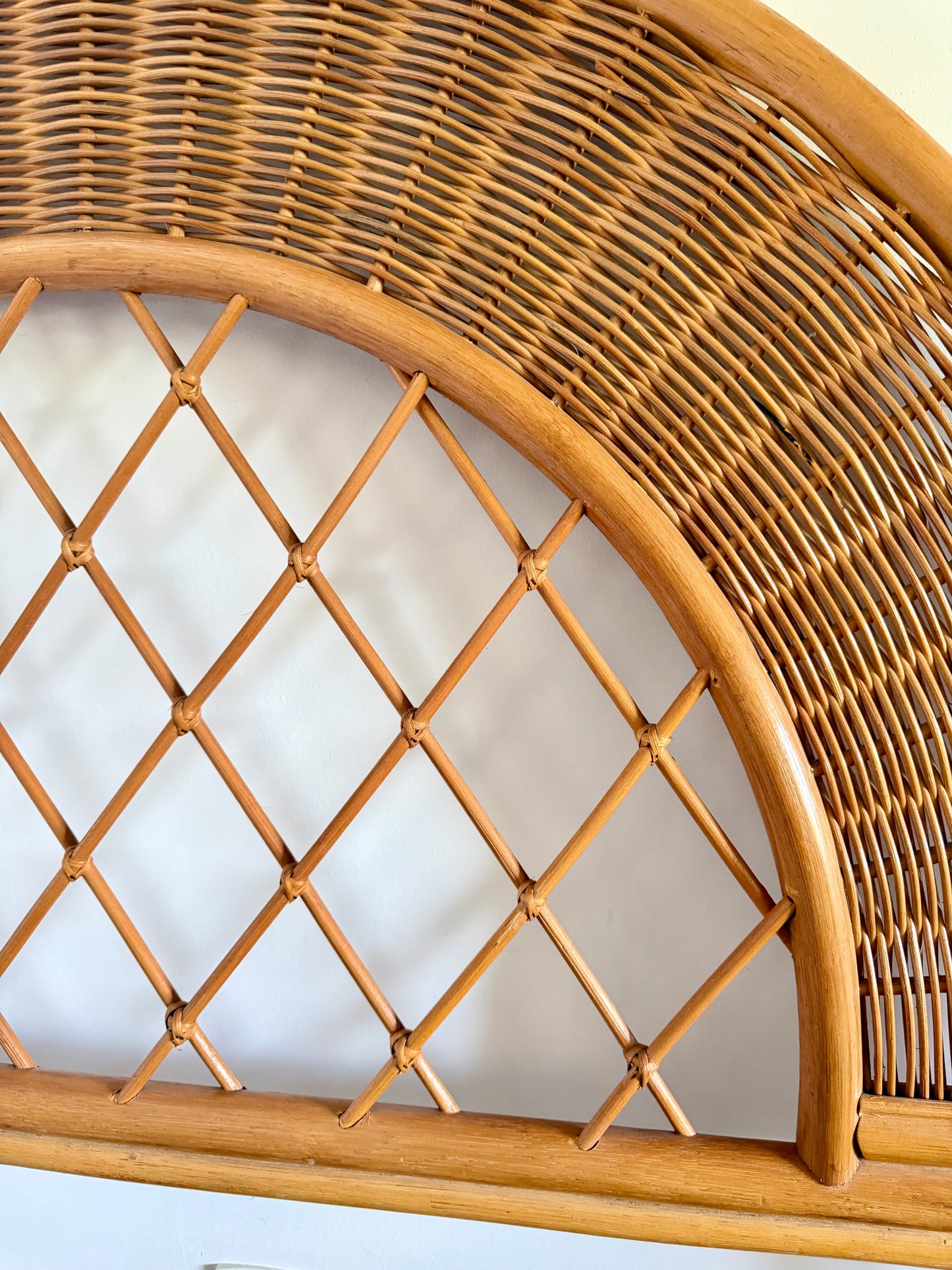 Tête de lit en rotin vintage