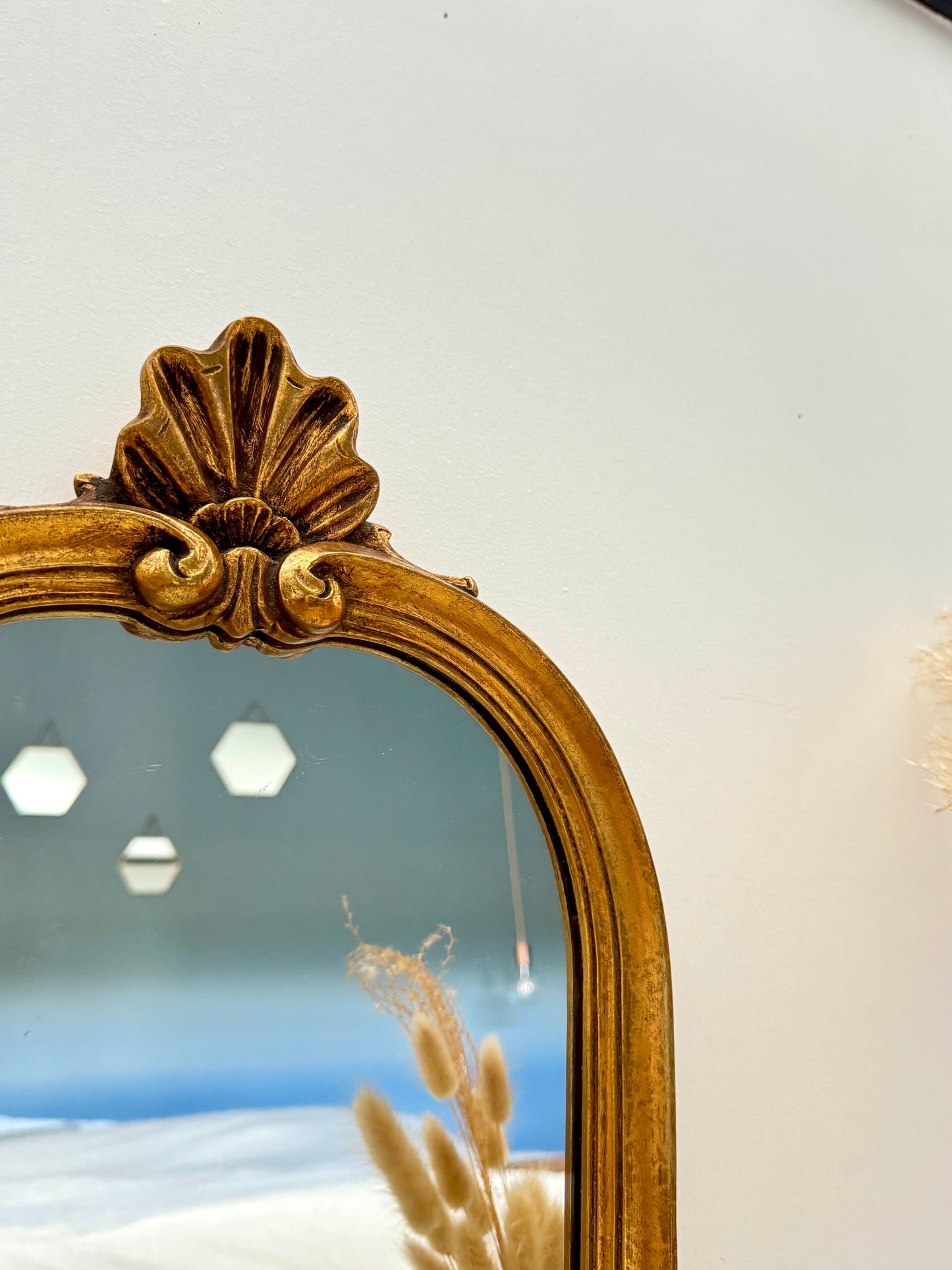 Miroir ancien doré de style baroque