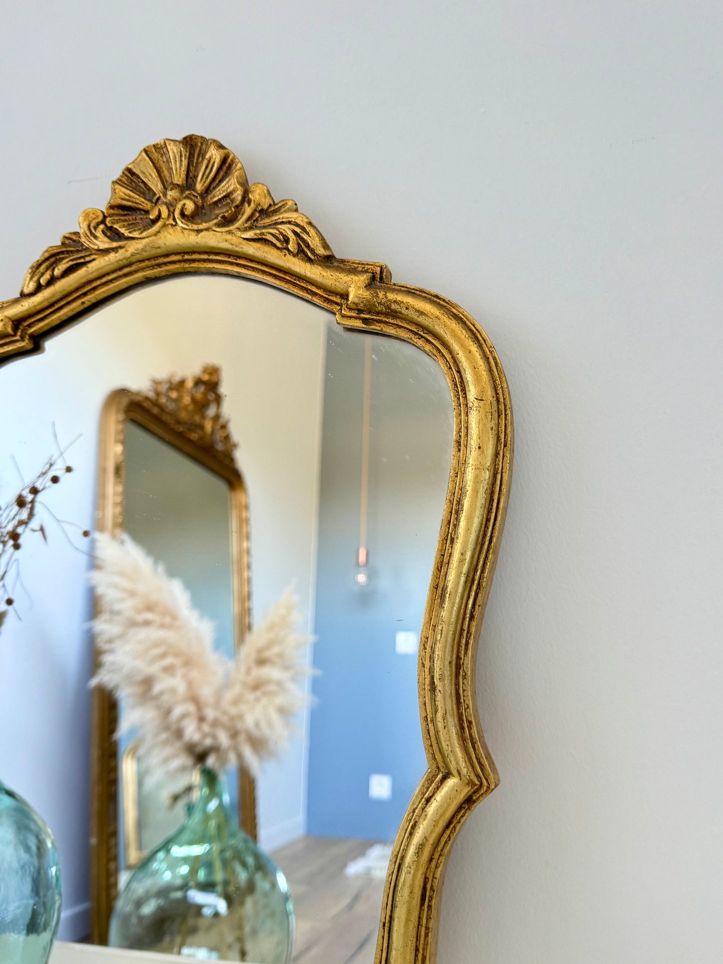 Miroir ancien doré, de style baroque