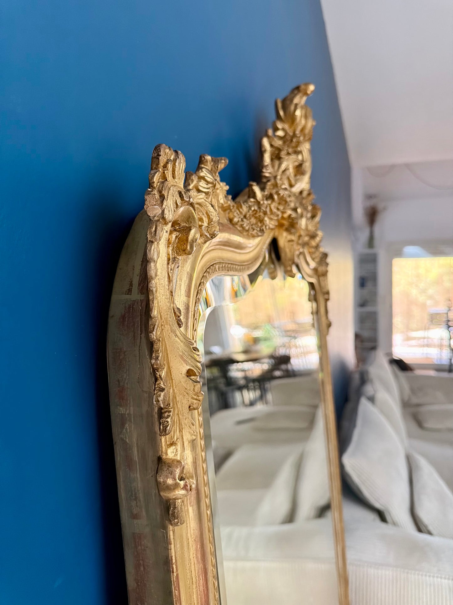 Grand miroir ancien Napoléon III doré à la feuille d’or