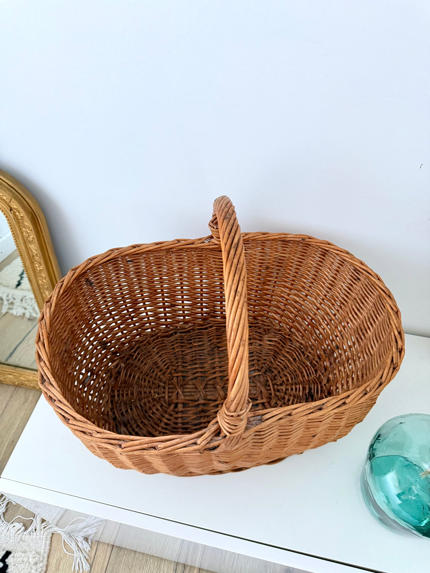 Panier ancien en rotin