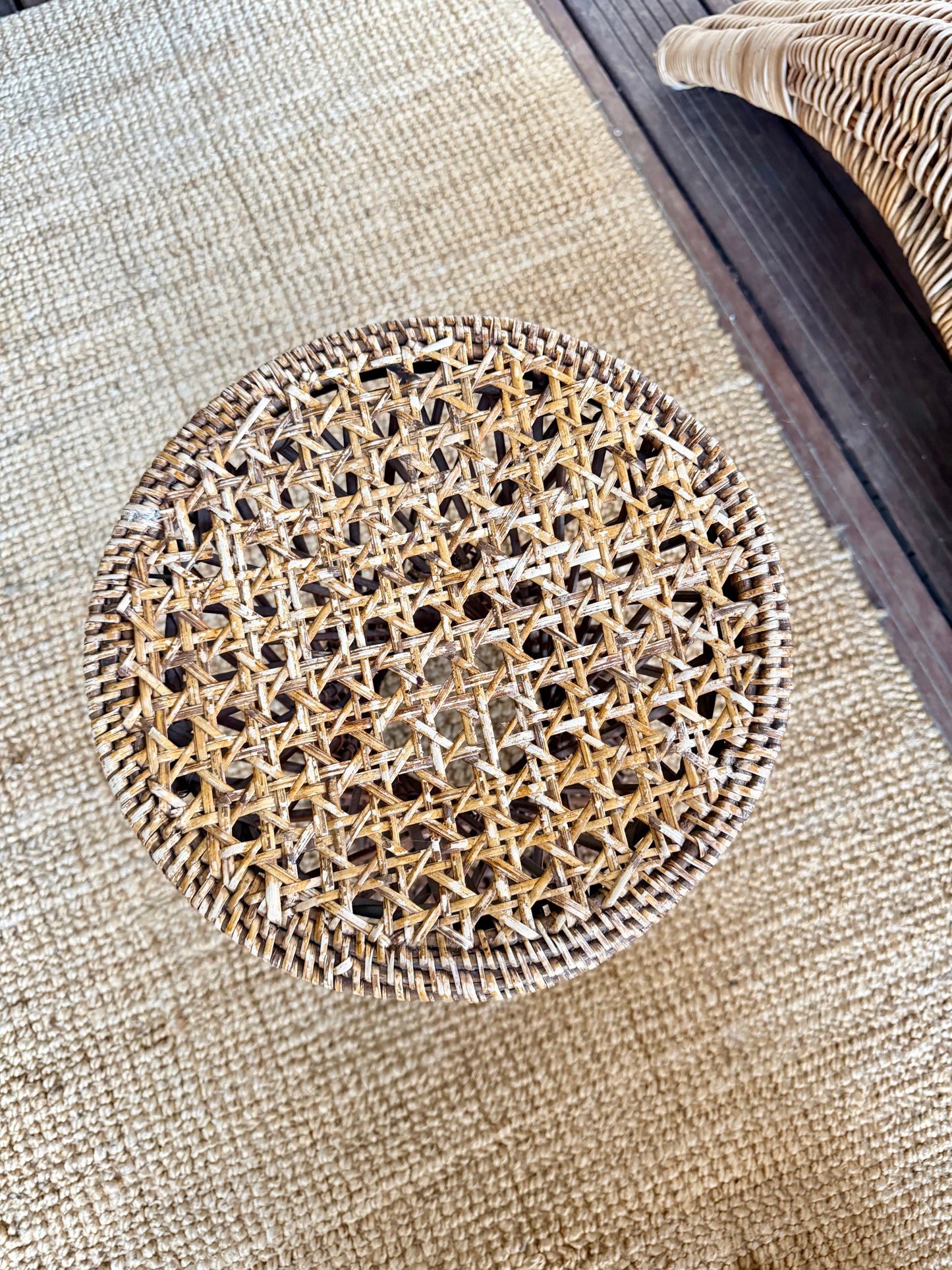 Tabouret en rotin vintage