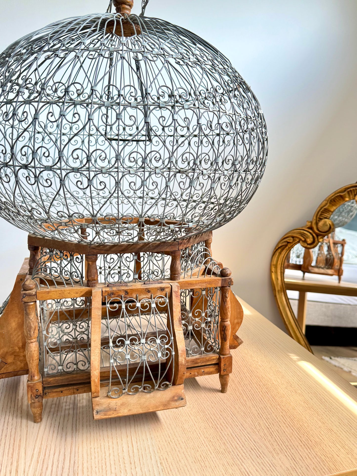 Grande cage décorative en métal et bois