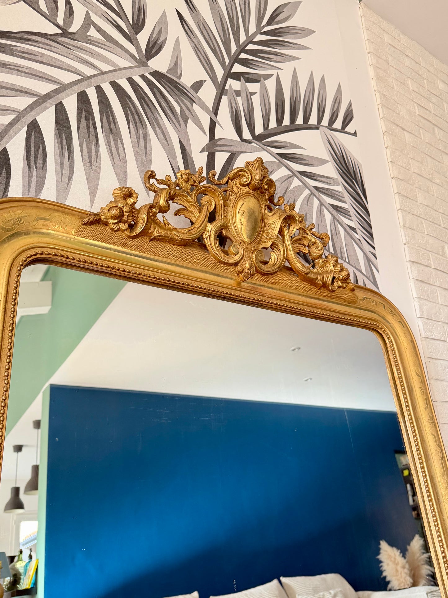 Grand miroir ancien Louis Philippe à fronton, doré à la feuille d’or