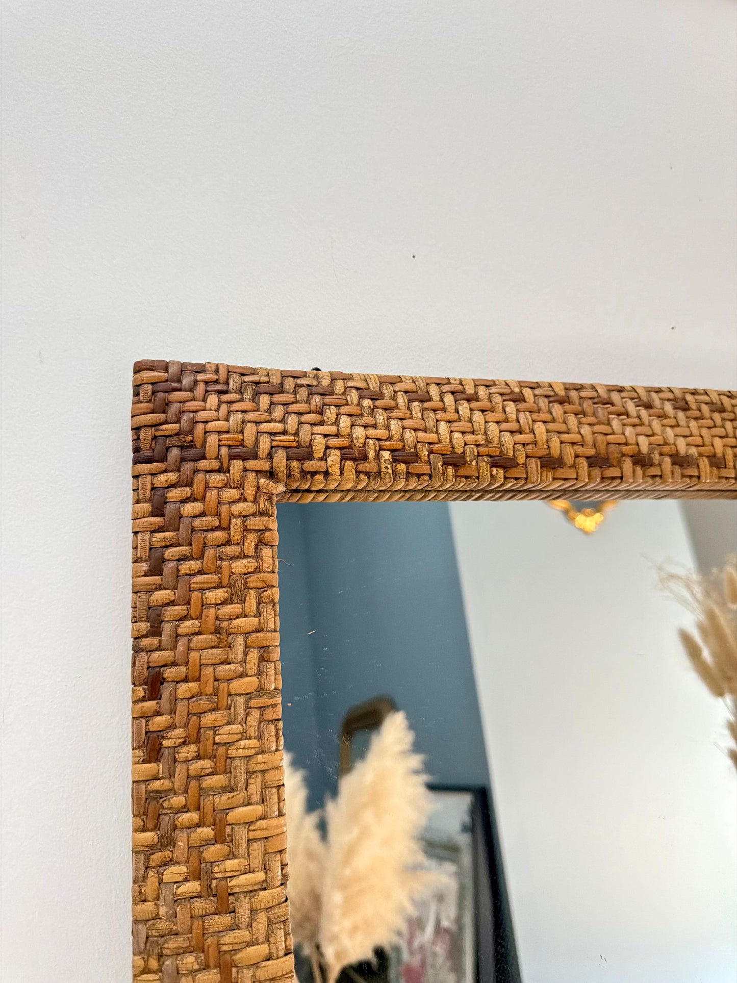 Miroir en rotin tressé