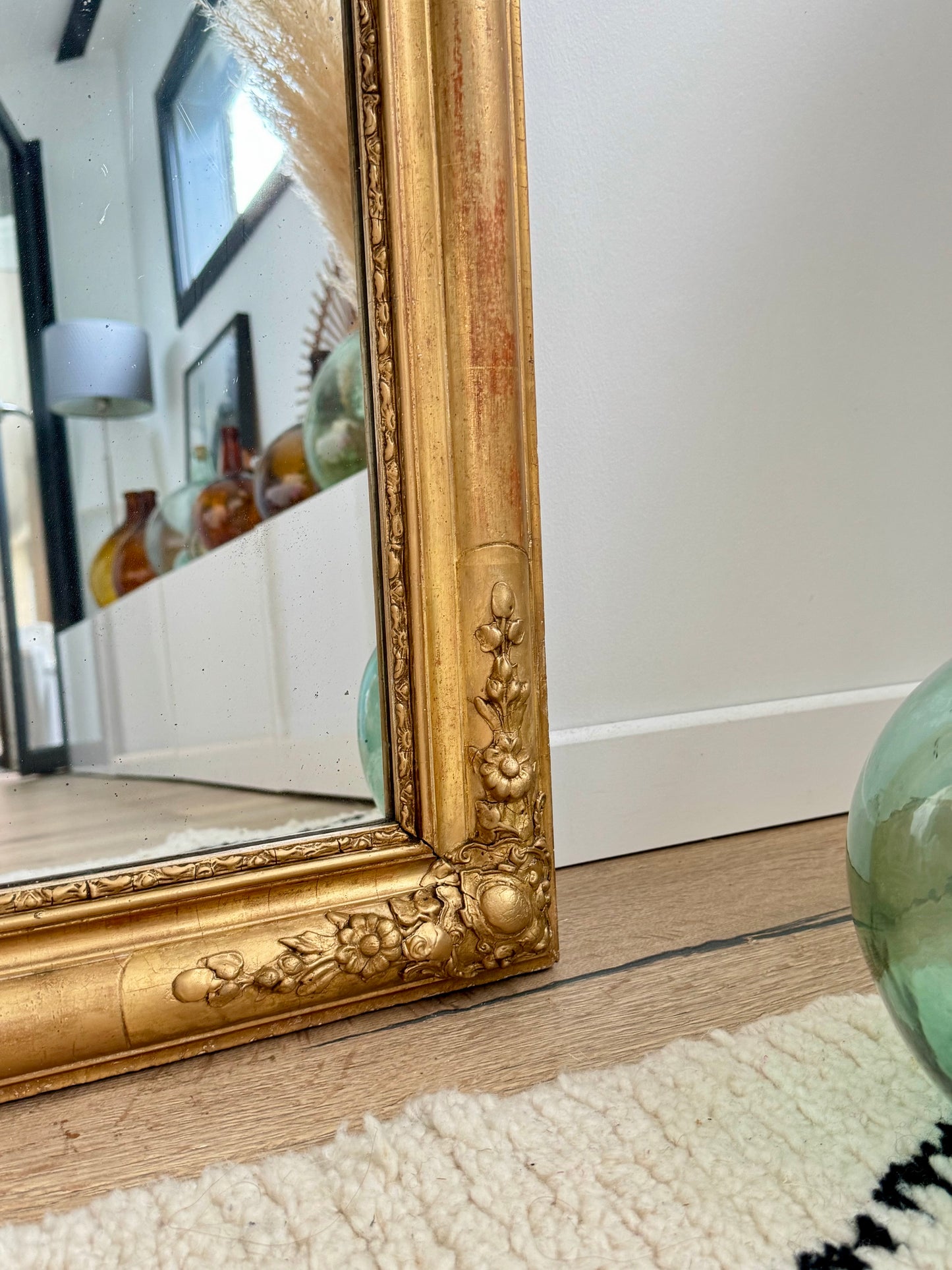 Miroir ancien Louis Philippe, subtile feuille d’or