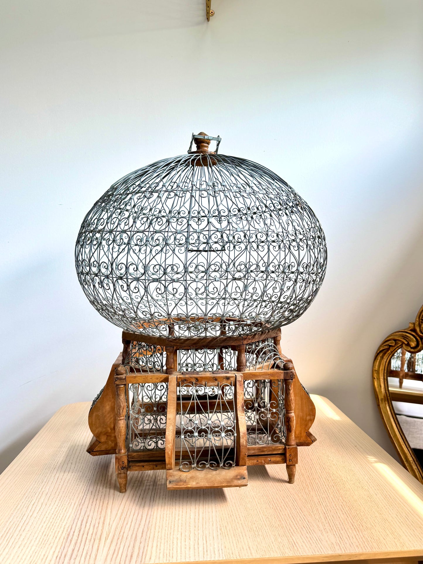 Grande cage décorative en métal et bois