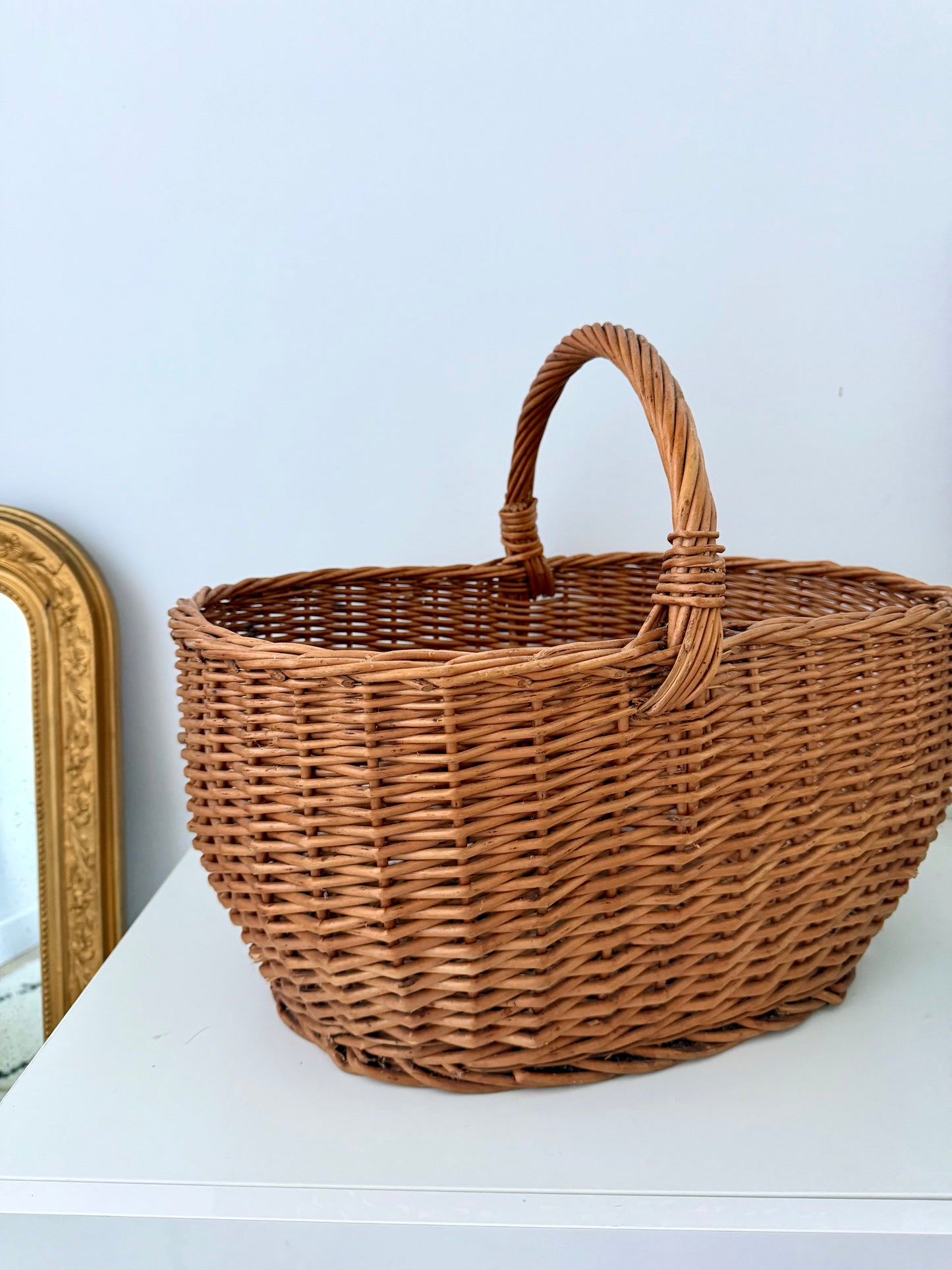 Panier ancien en rotin