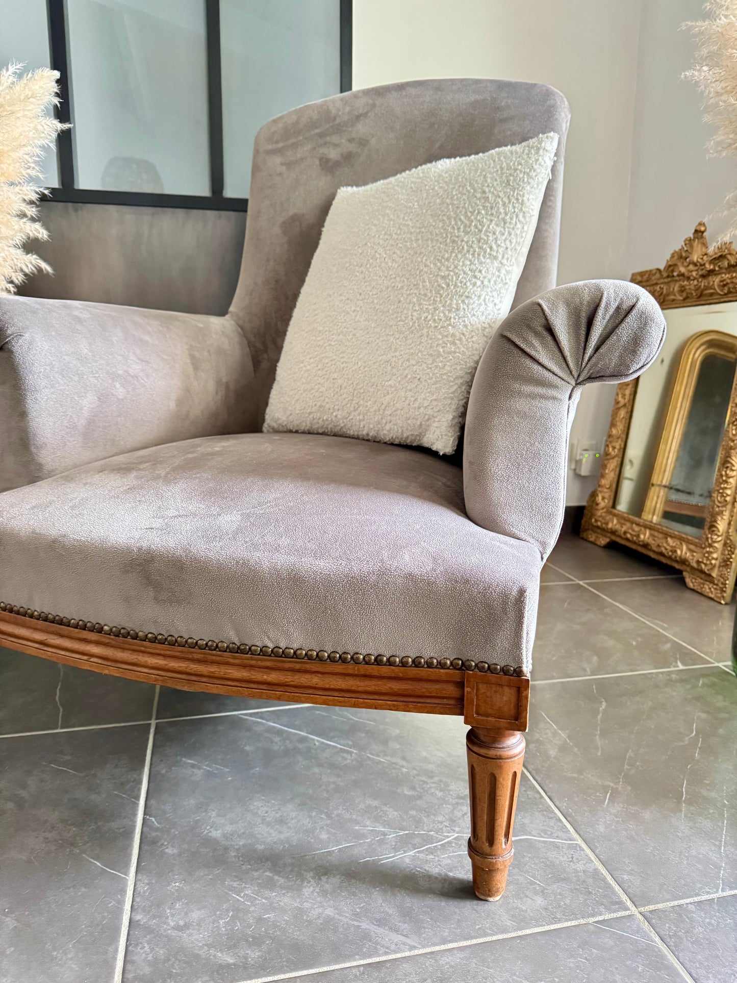 Paire de fauteuils Louis XVI