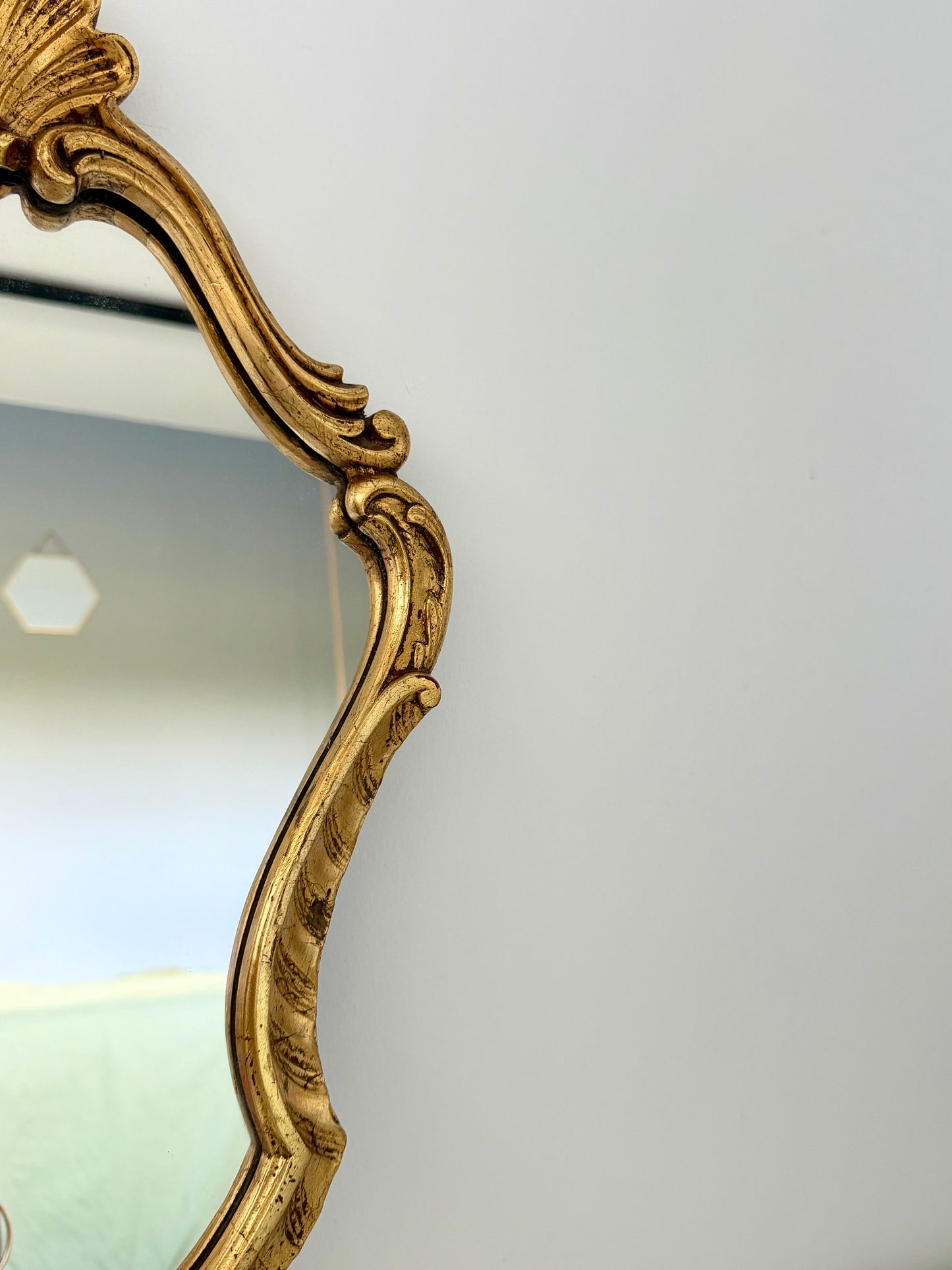 Miroir ancien doré style rocaille