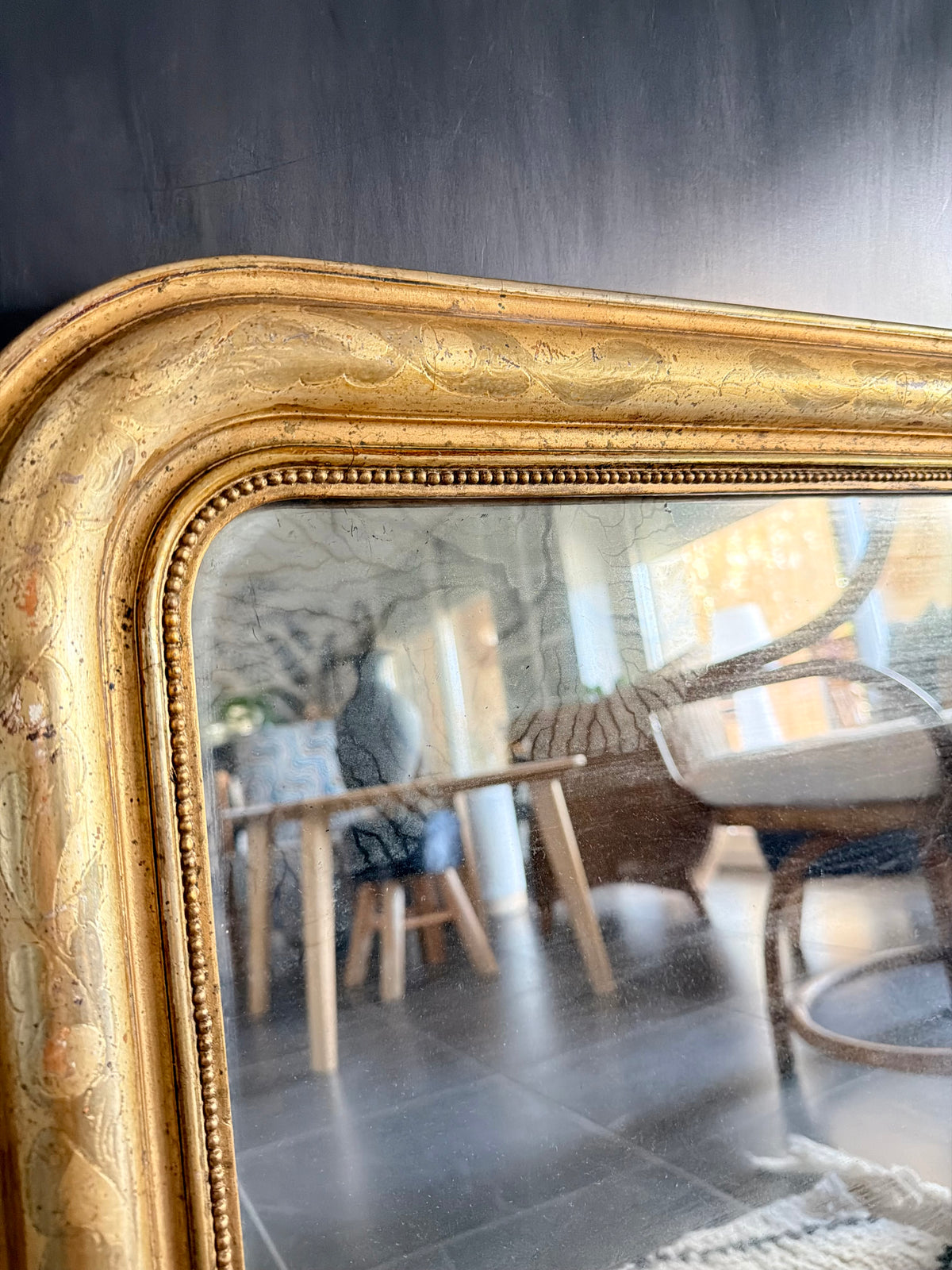 Miroir ancien Louis Philippe doré à la feuille d’or