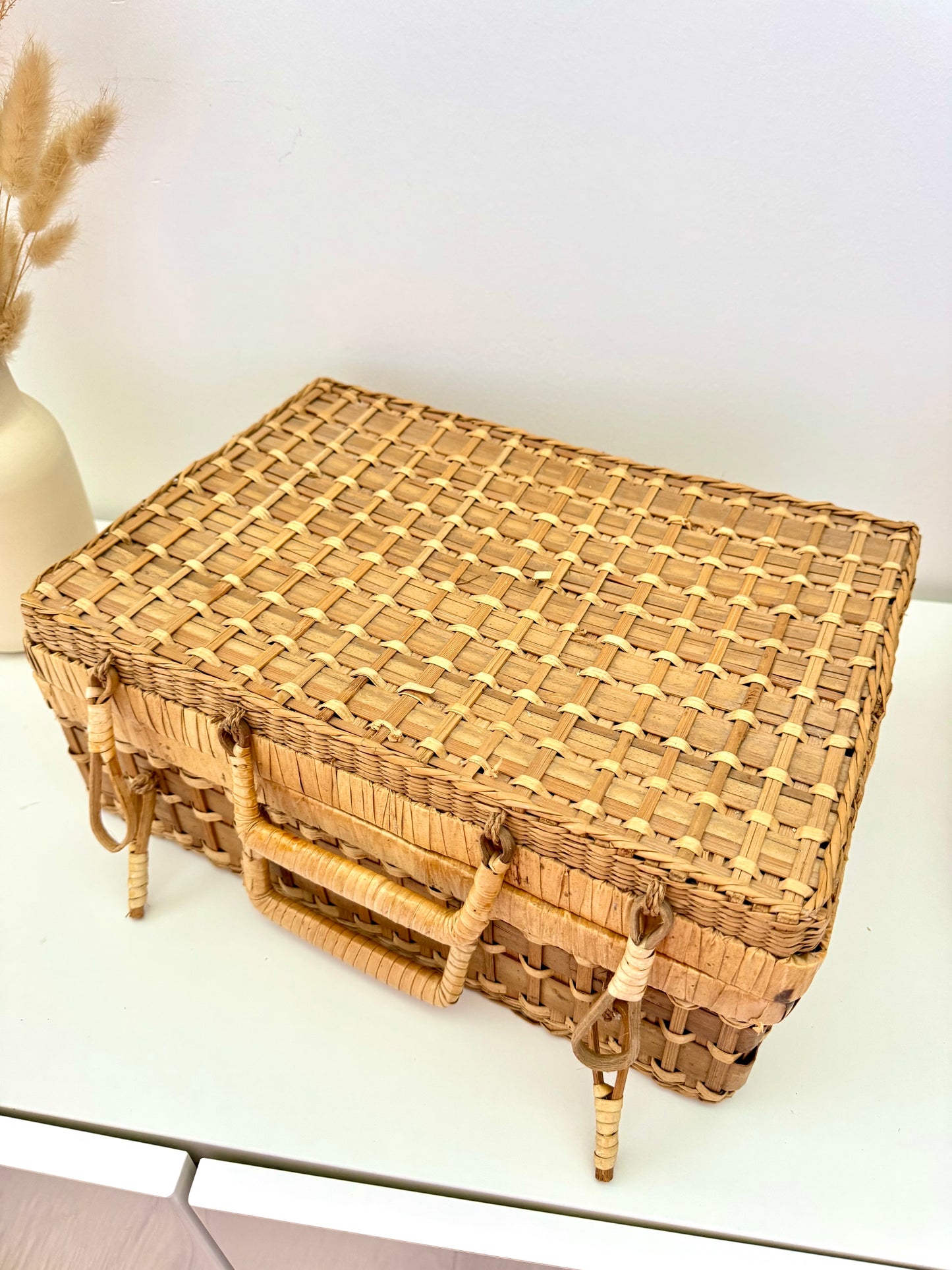 Valise en rotin vintage