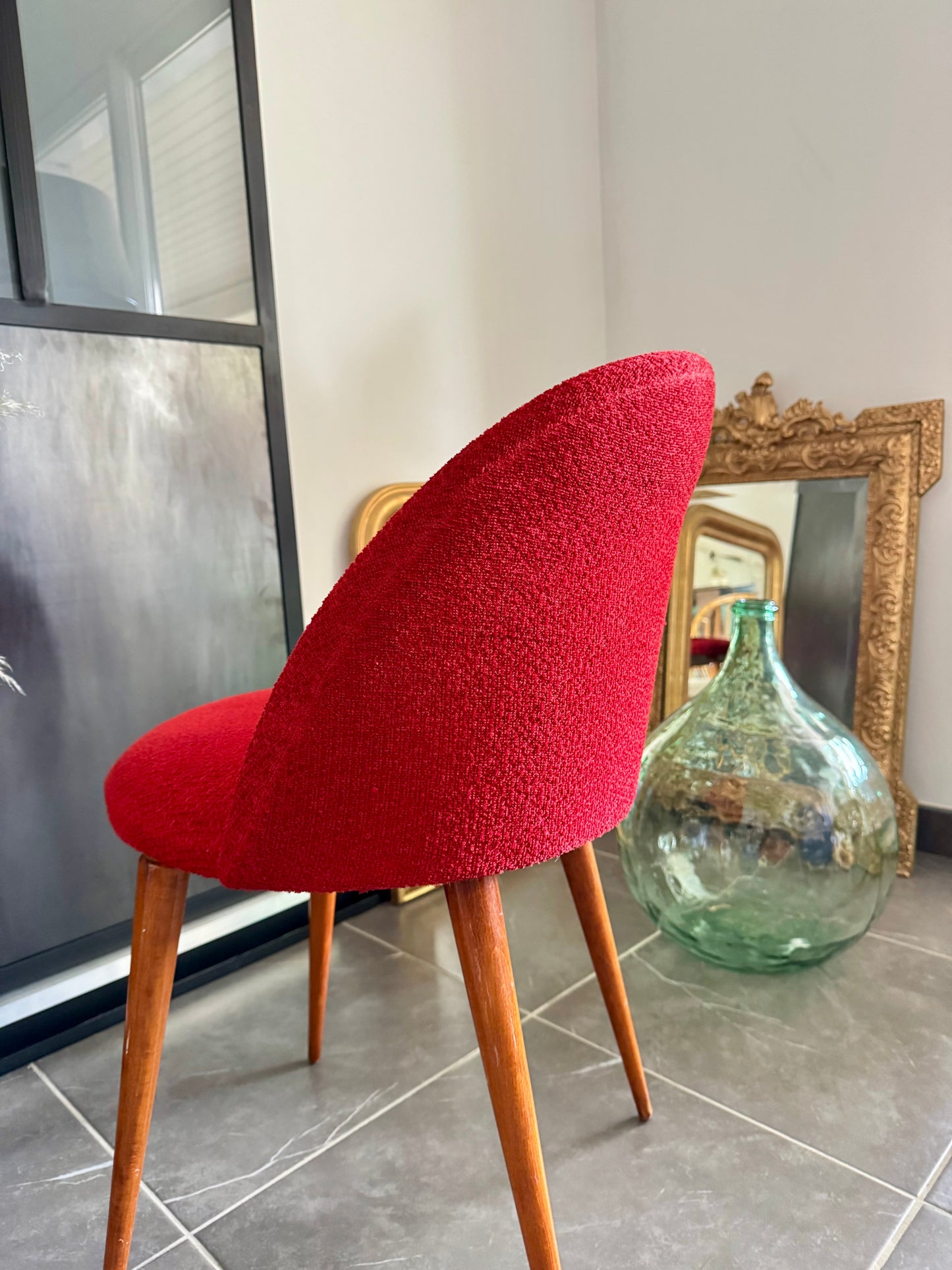 Paire de fauteuils vintage rouges