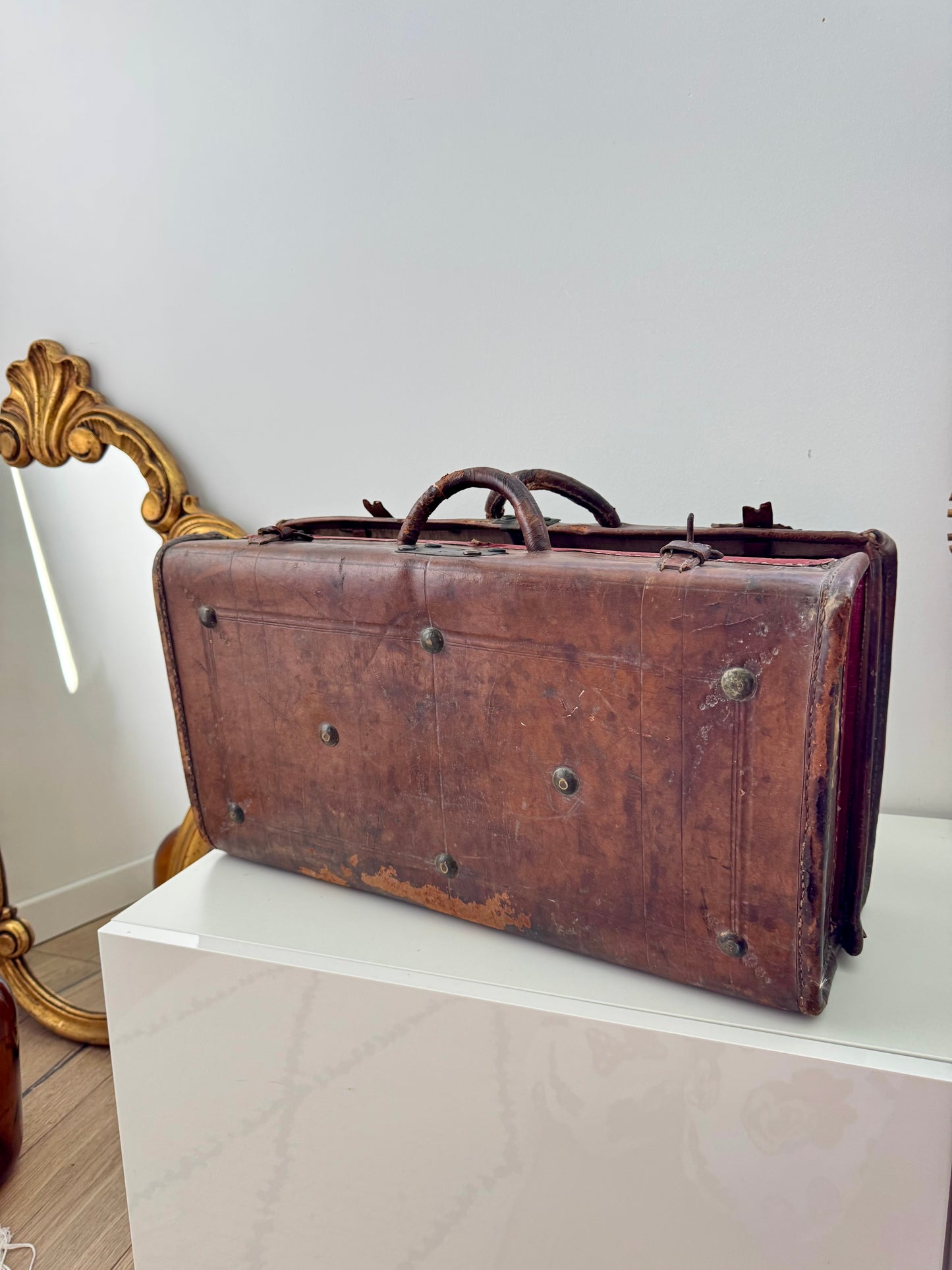 Valise vintage en cuir