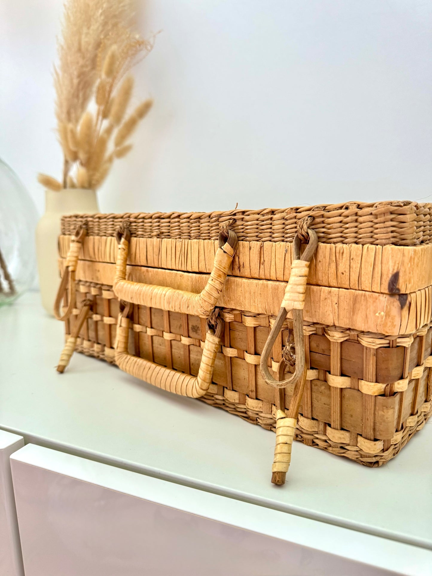 Valise en rotin vintage