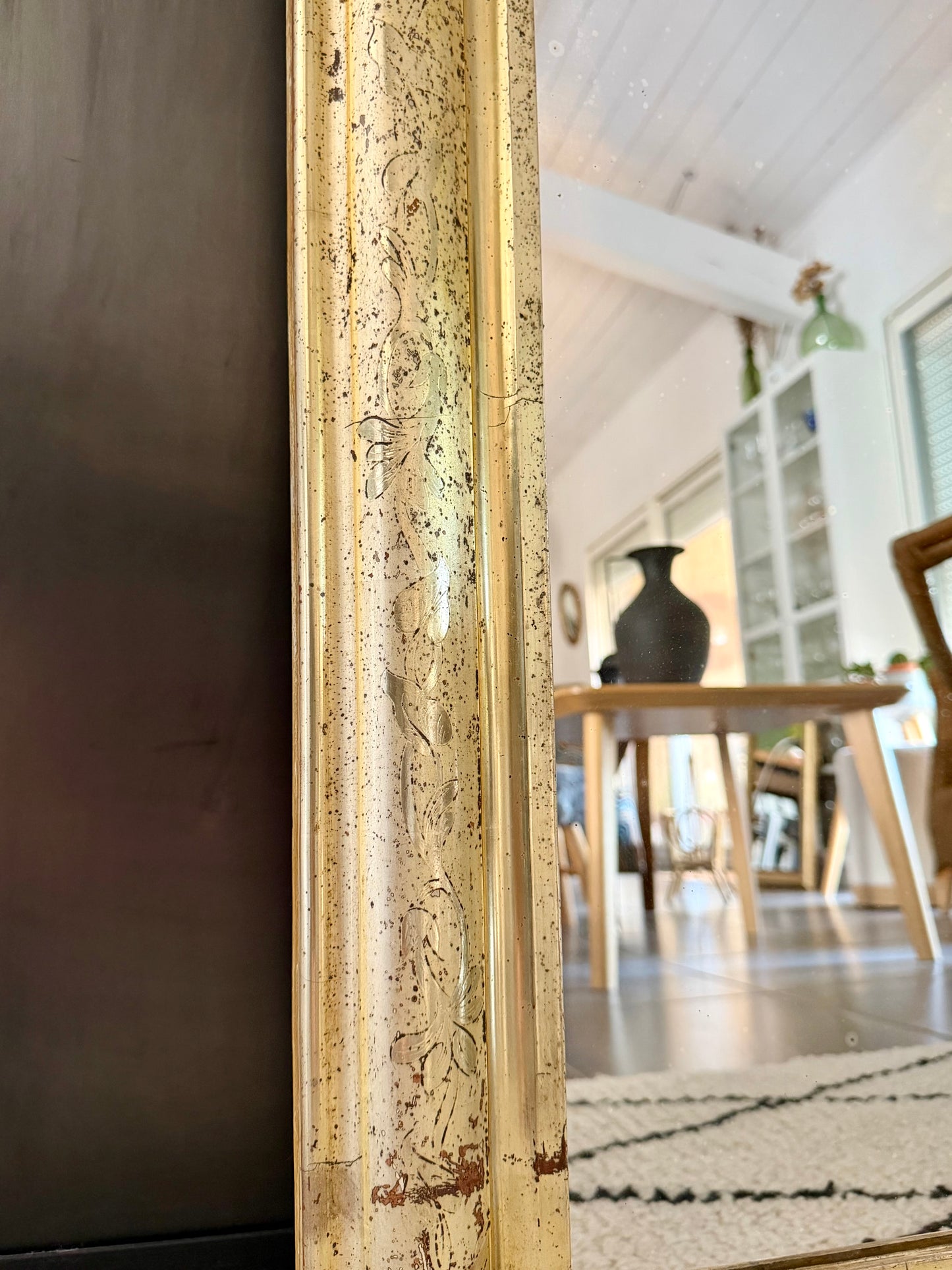 Miroir ancien Louis Philippe entièrement doré à la feuille d’or