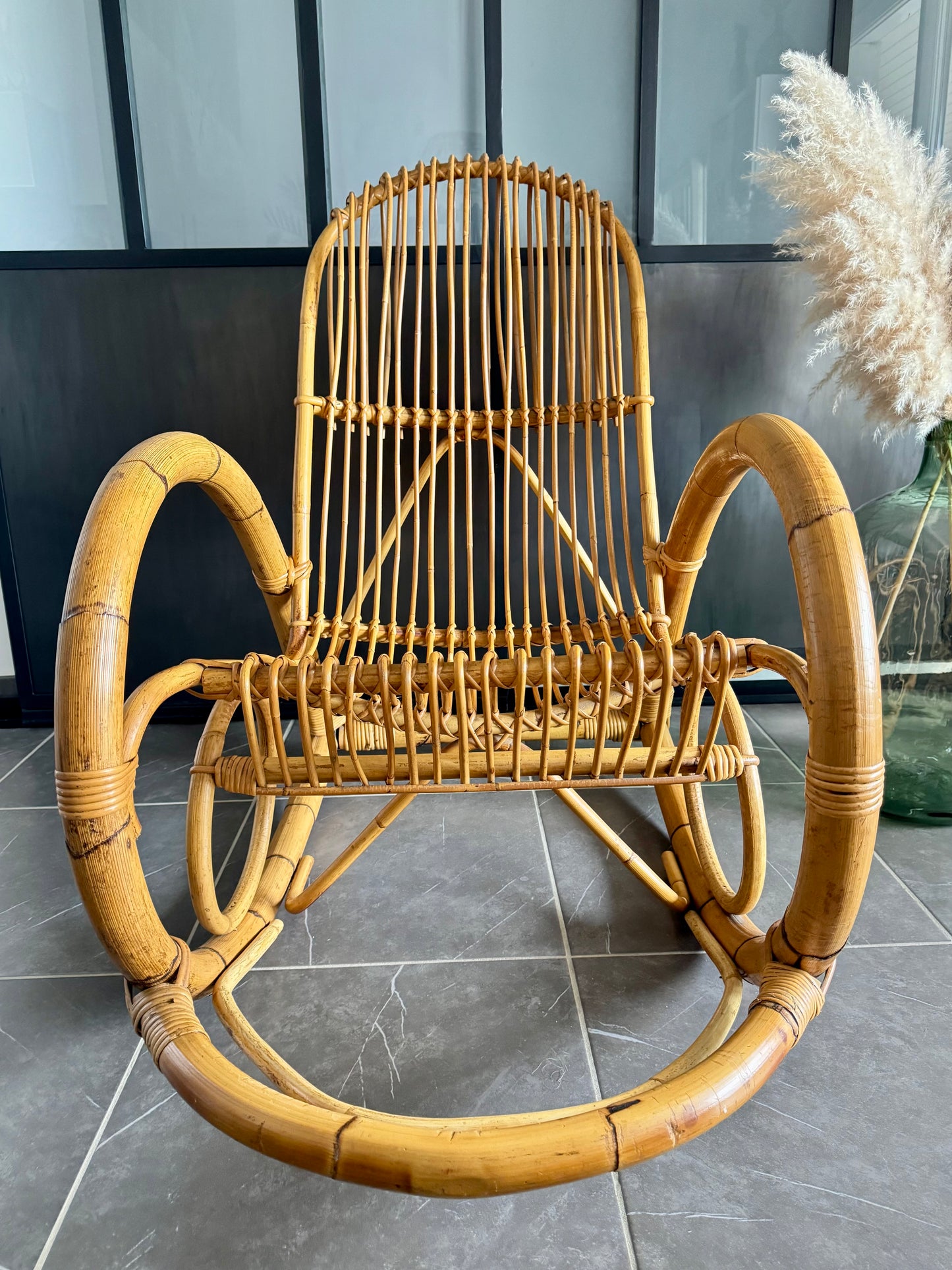 Rocking chair en rotin