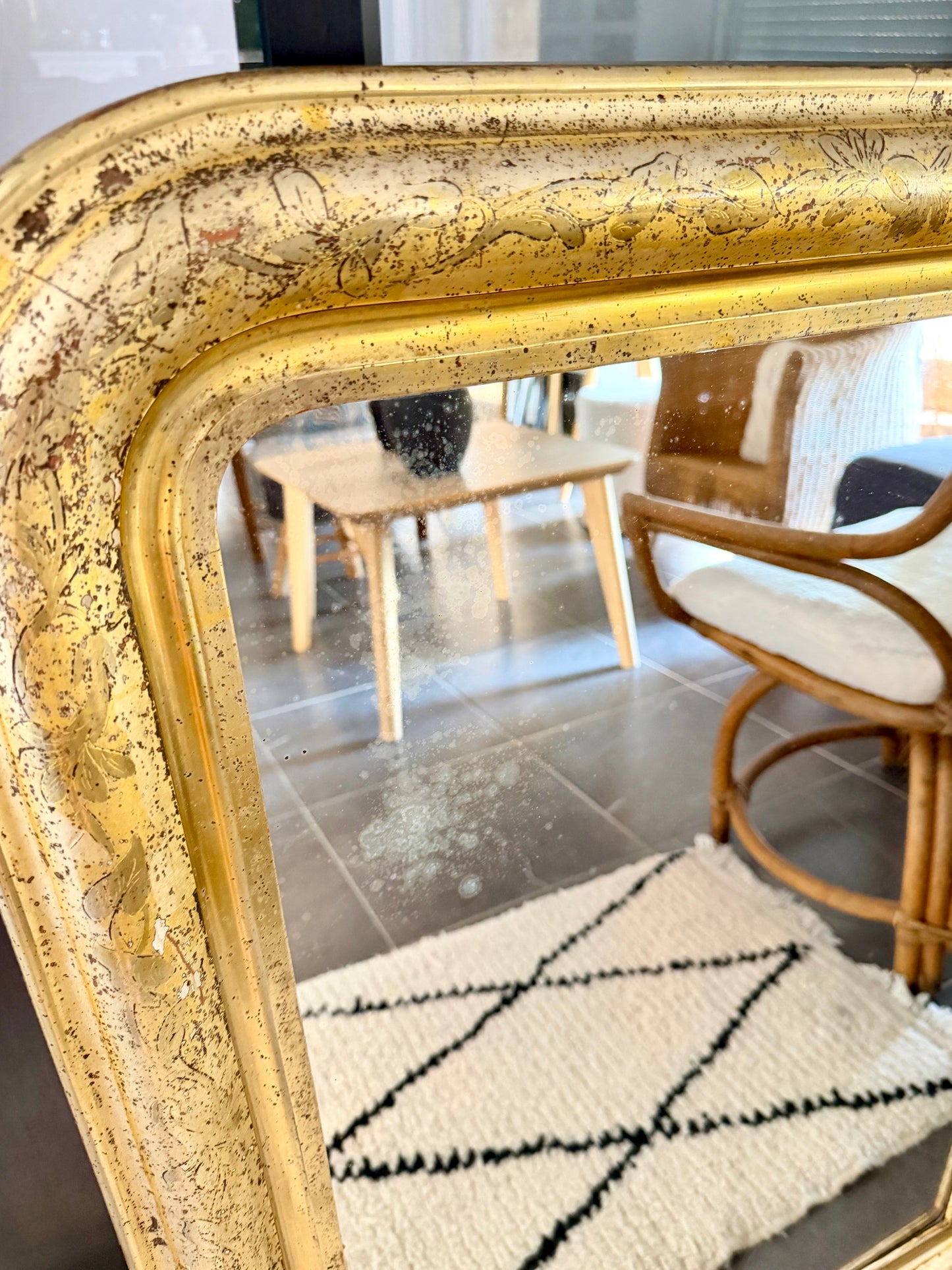 Miroir ancien Louis Philippe entièrement doré à la feuille d’or