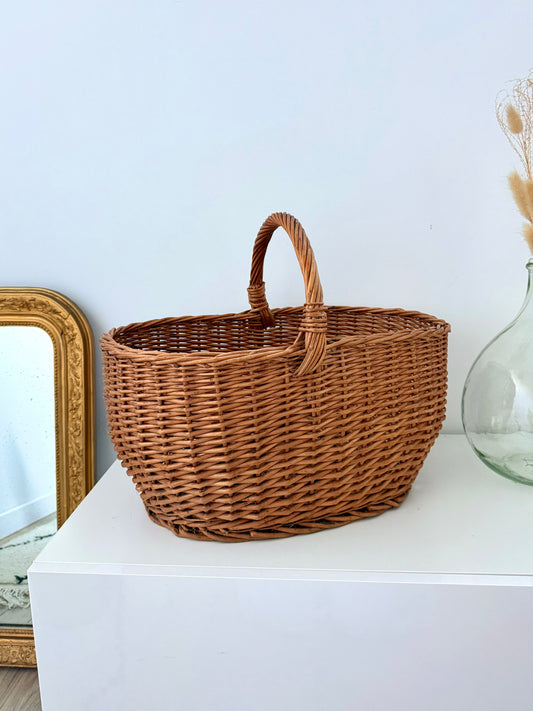 Panier ancien en rotin