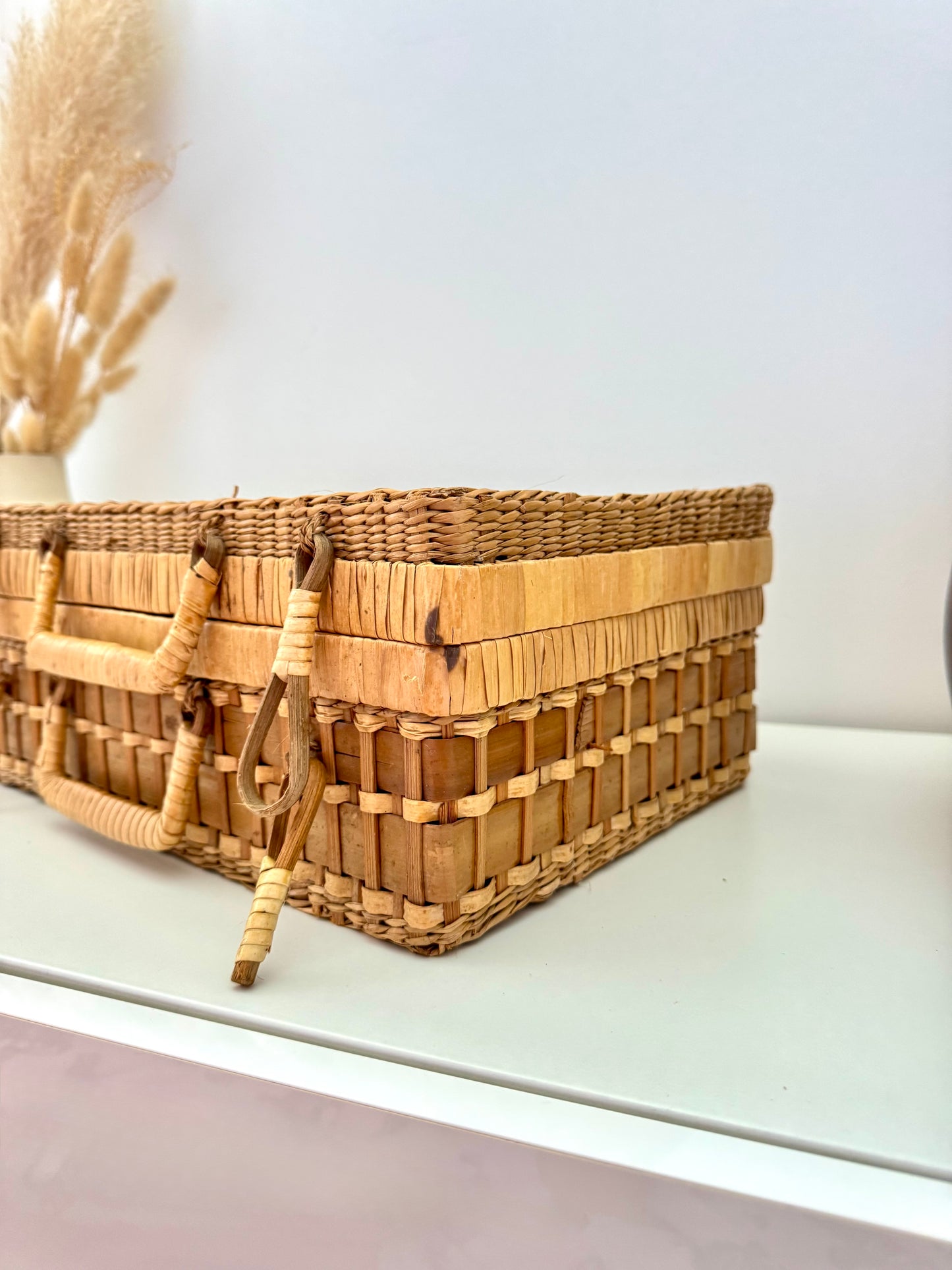 Valise en rotin vintage
