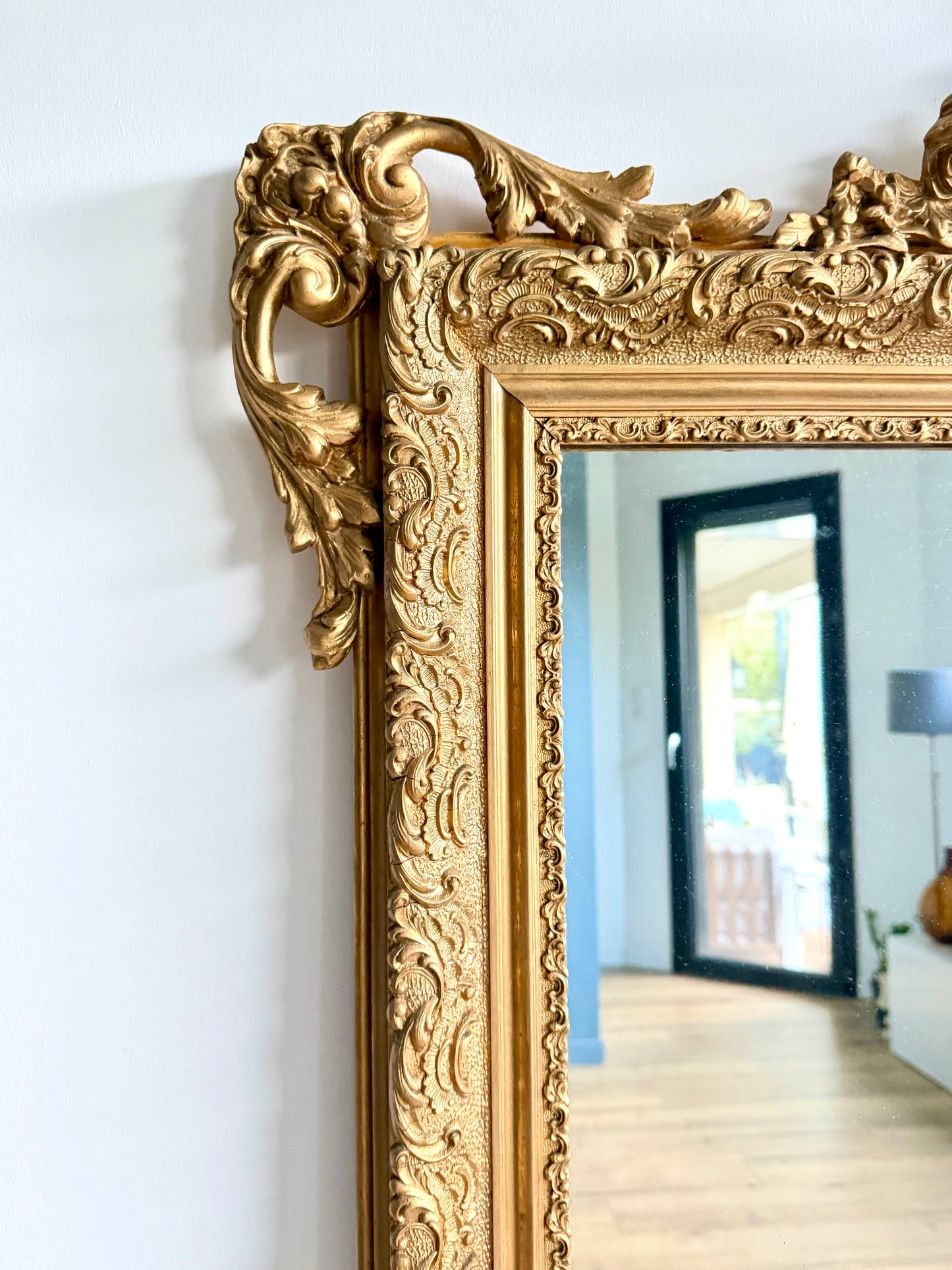 Grand miroir ancien Louis XV doré, style rocaille