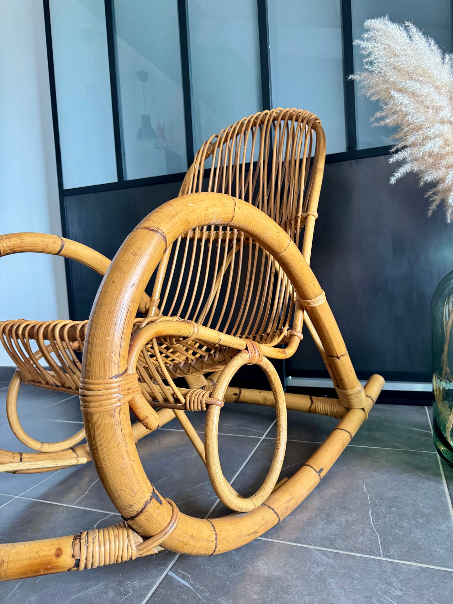 Rocking chair en rotin