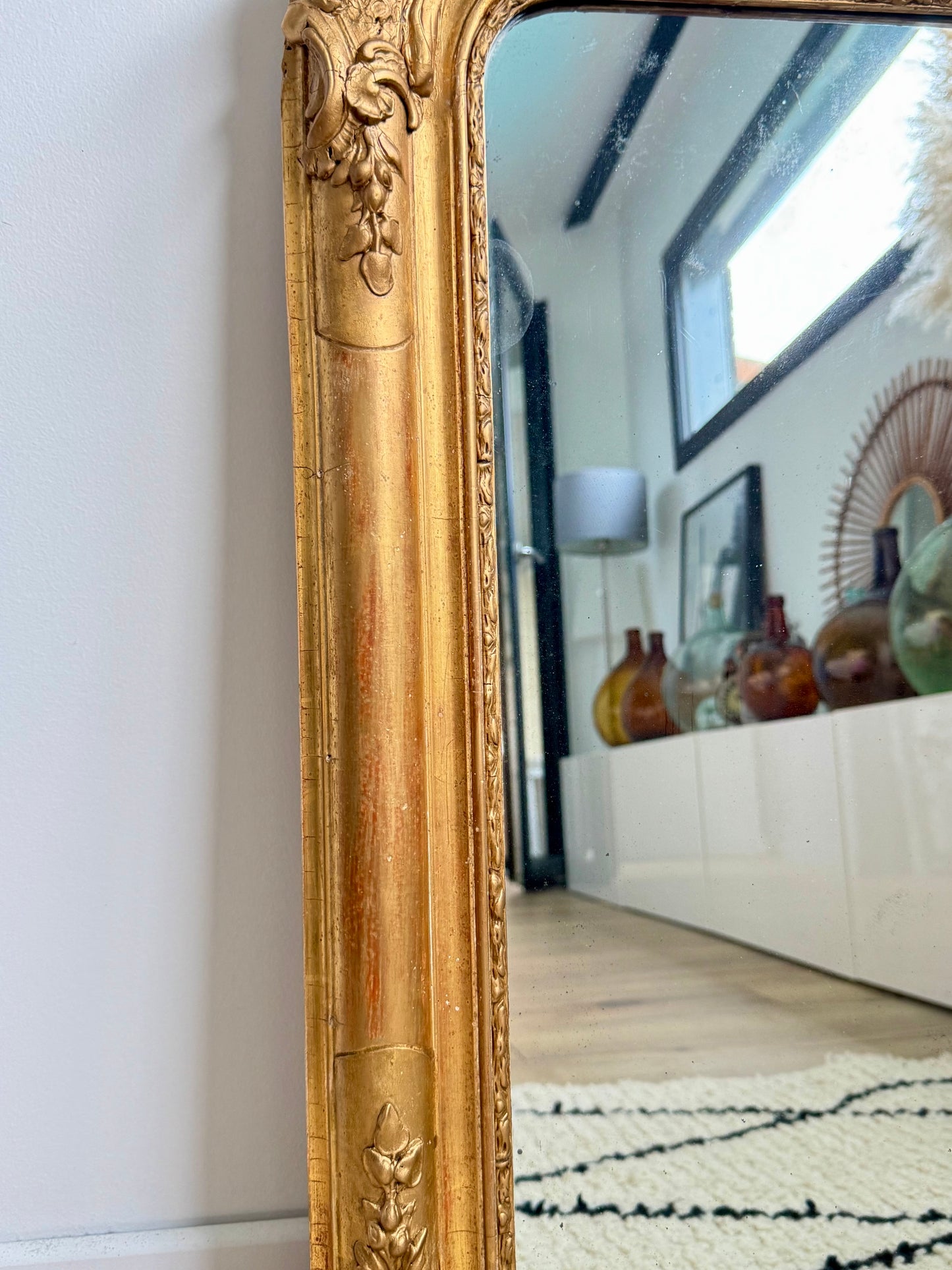 Miroir ancien Louis Philippe, subtile feuille d’or