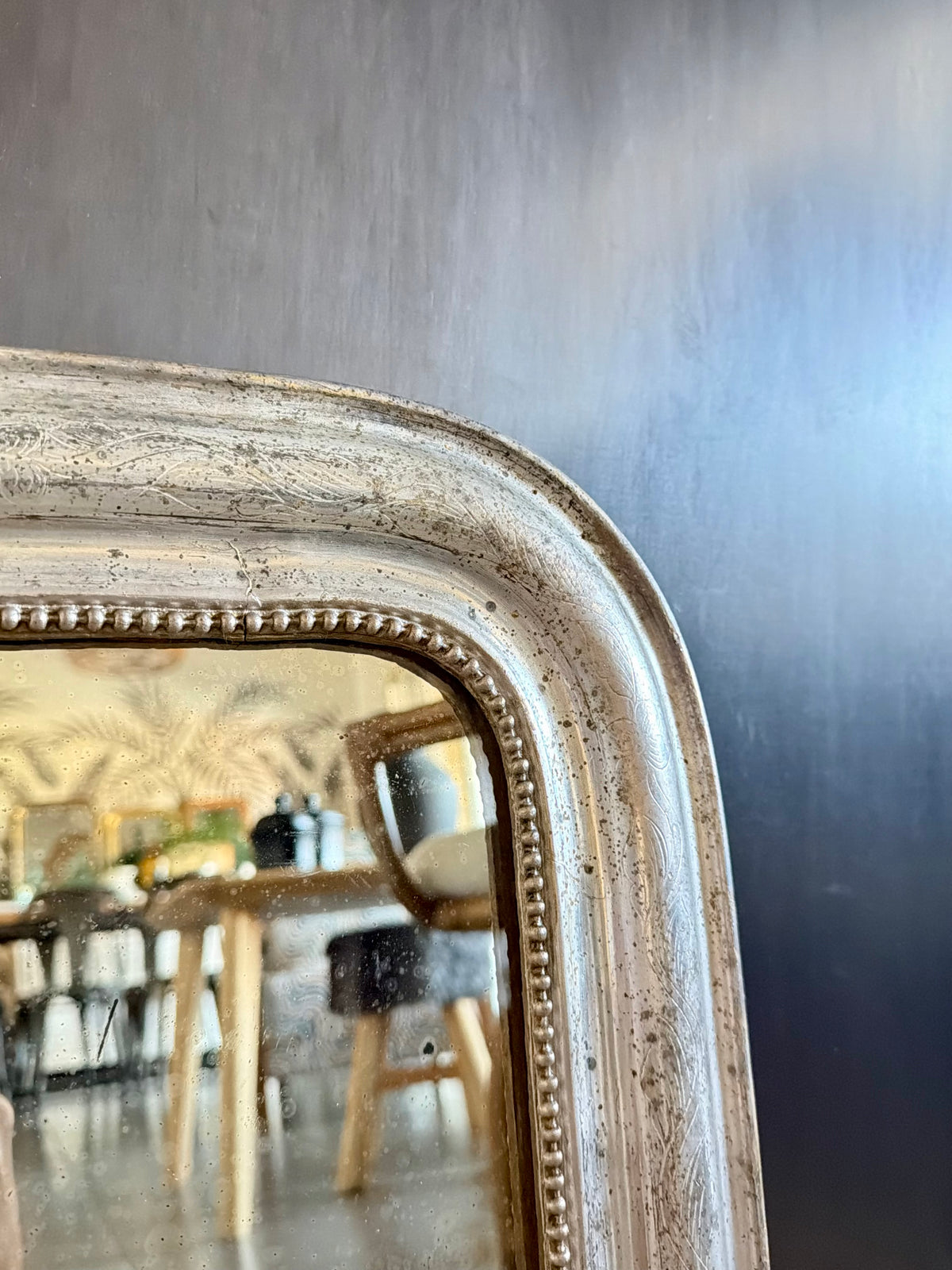 Miroir ancien Louis Philippe à la feuille d’argent