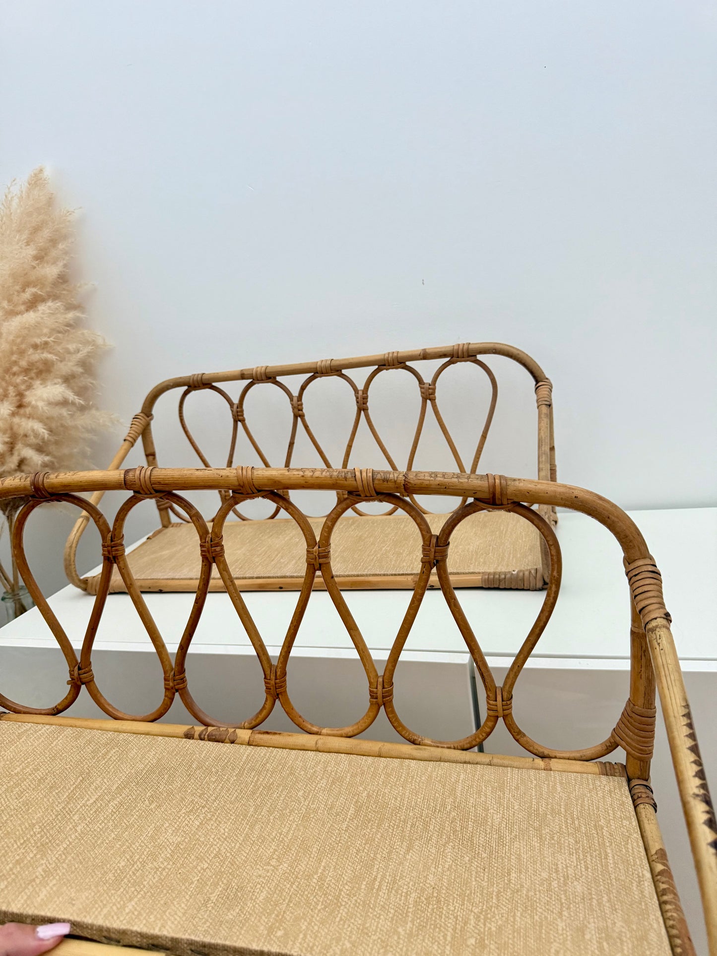 Paire d’étagères vintage en rotin et bambou