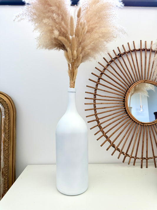 Vase bouteille ancien blanc mat