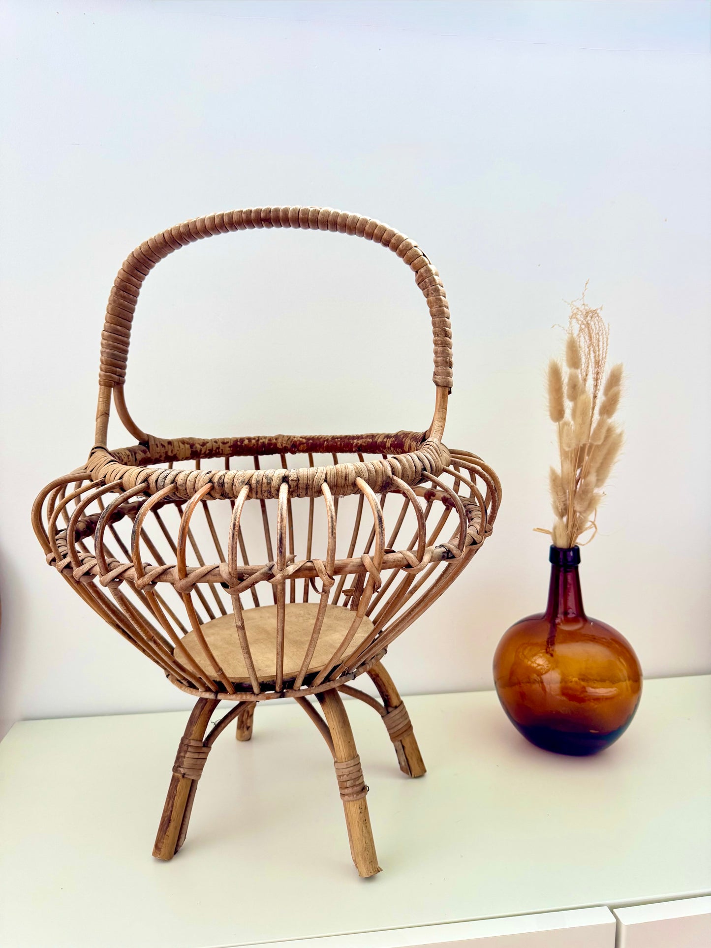 Travailleuse en rotin vintage