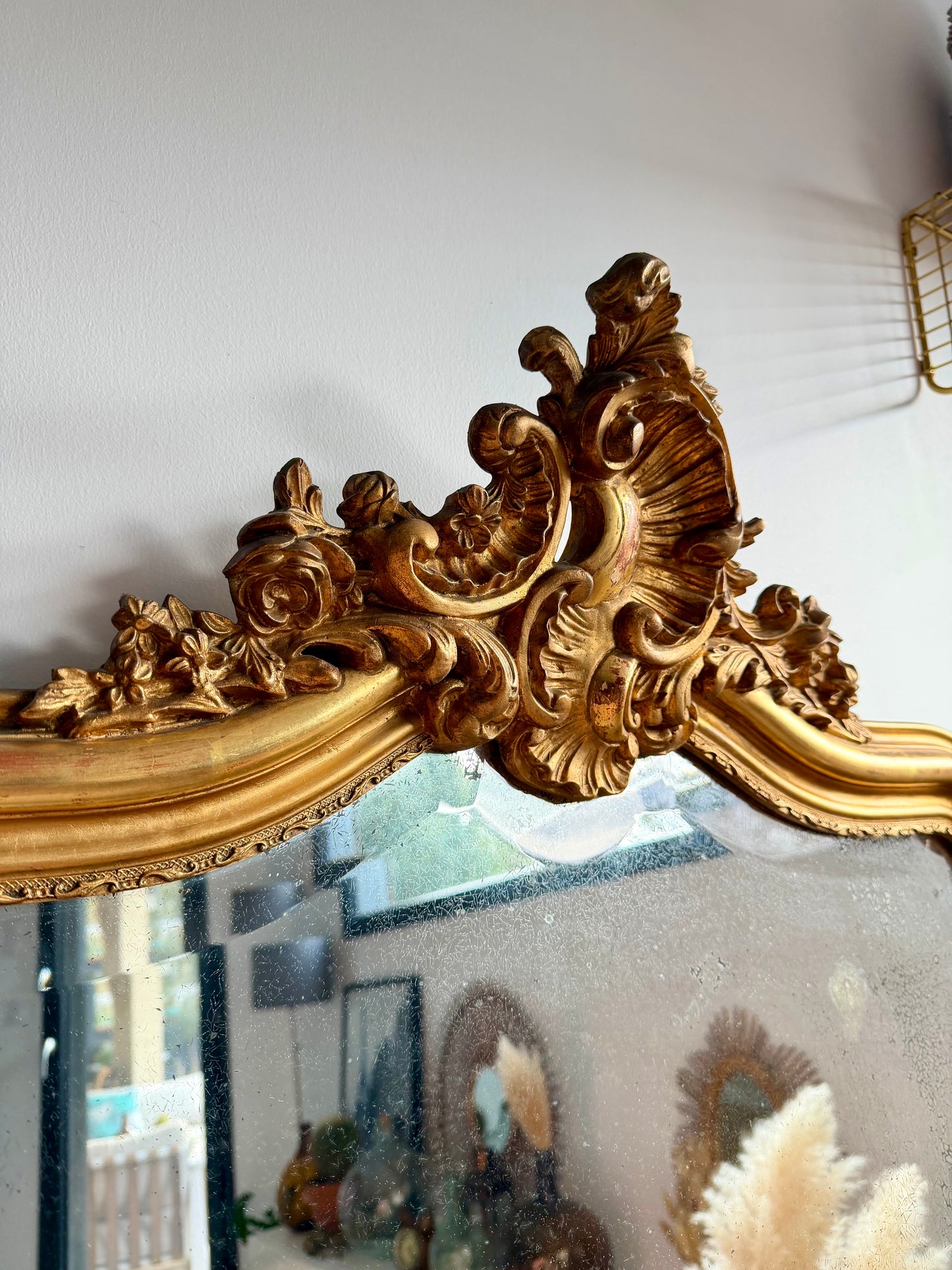 Grand miroir ancien doré au style Louis XV