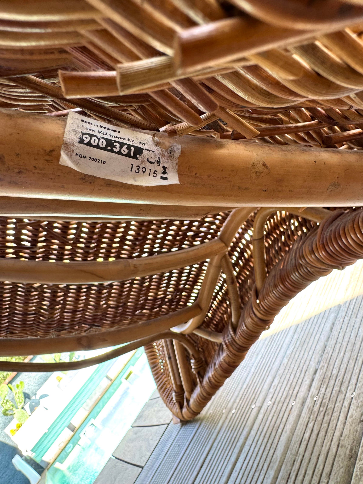Fauteuil transat vintage “Karlskrona” en rotin – design Karl Malmvall