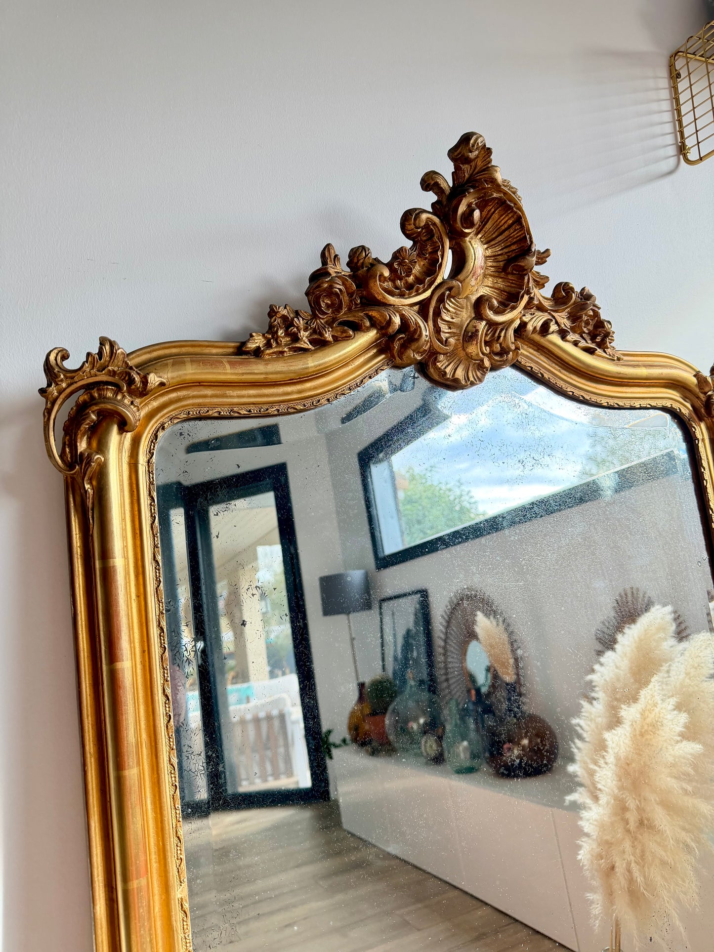 Grand miroir ancien doré au style Louis XV