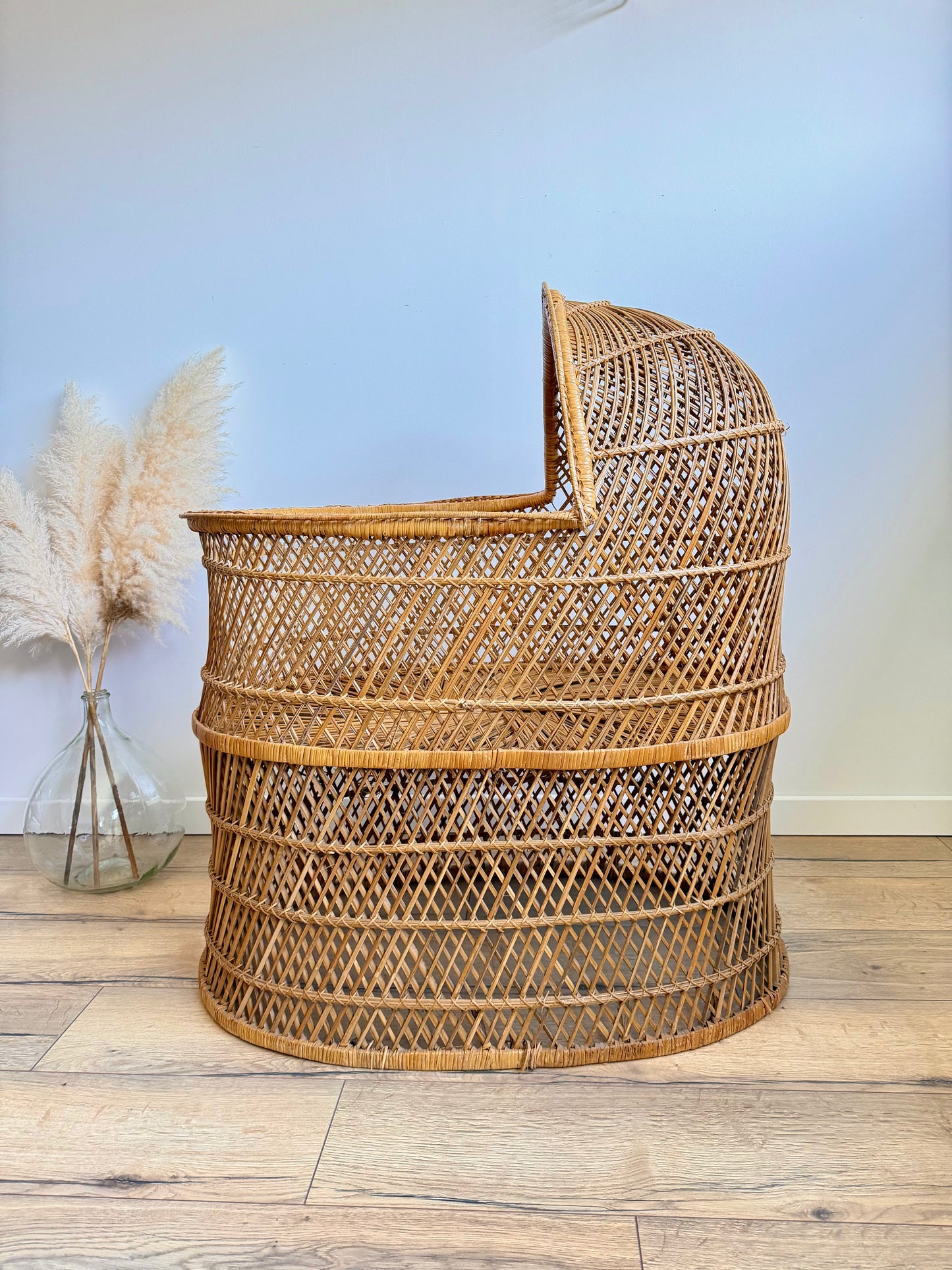 Berceau en rotin vintage