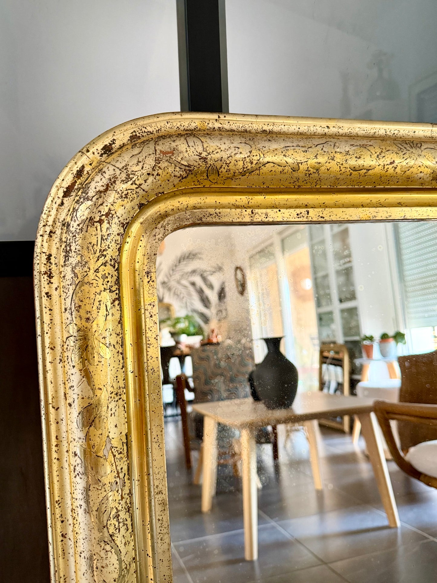 Miroir ancien Louis Philippe entièrement doré à la feuille d’or