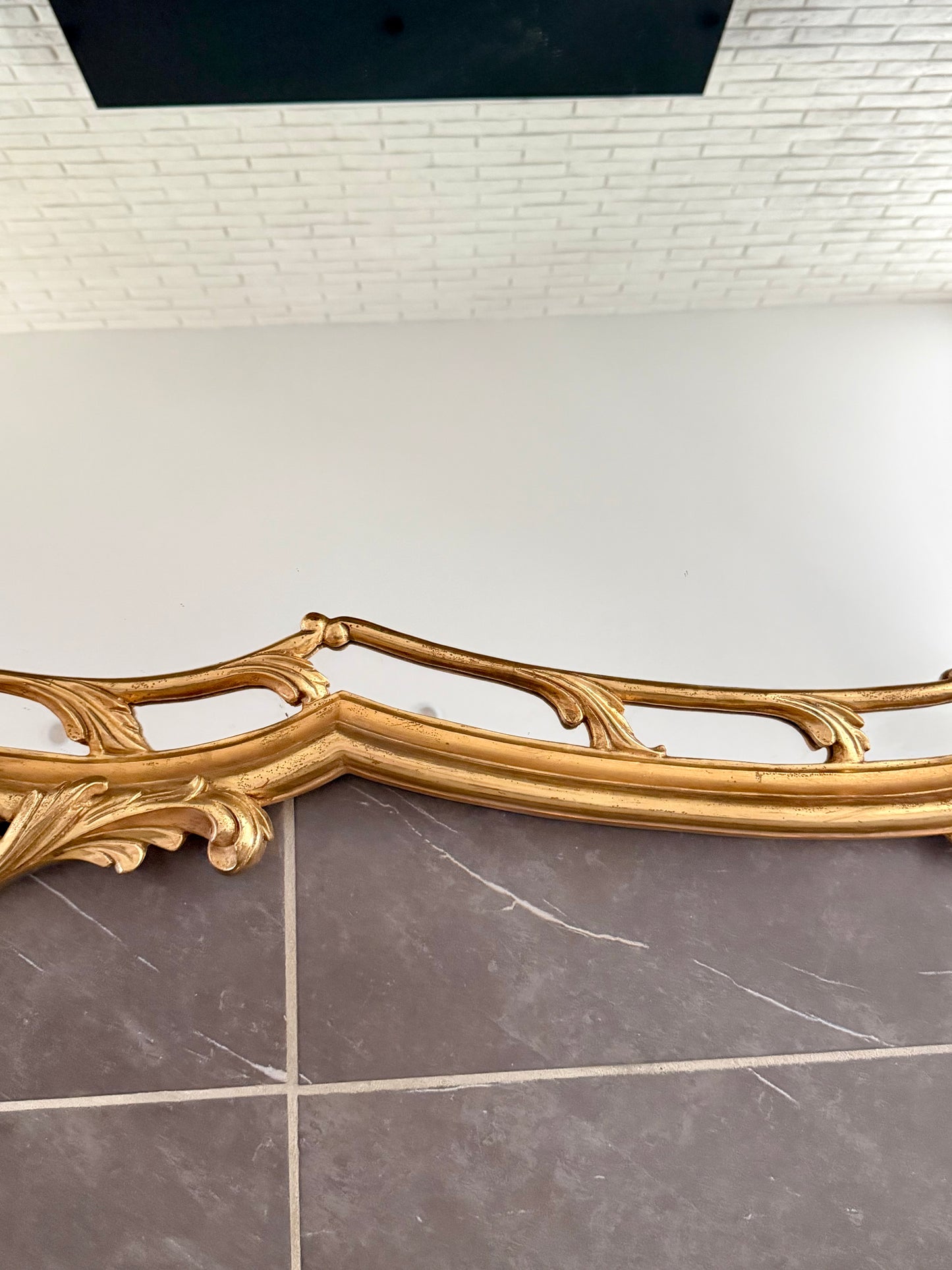 Exceptionnel miroir ancien papillon baroque doré
