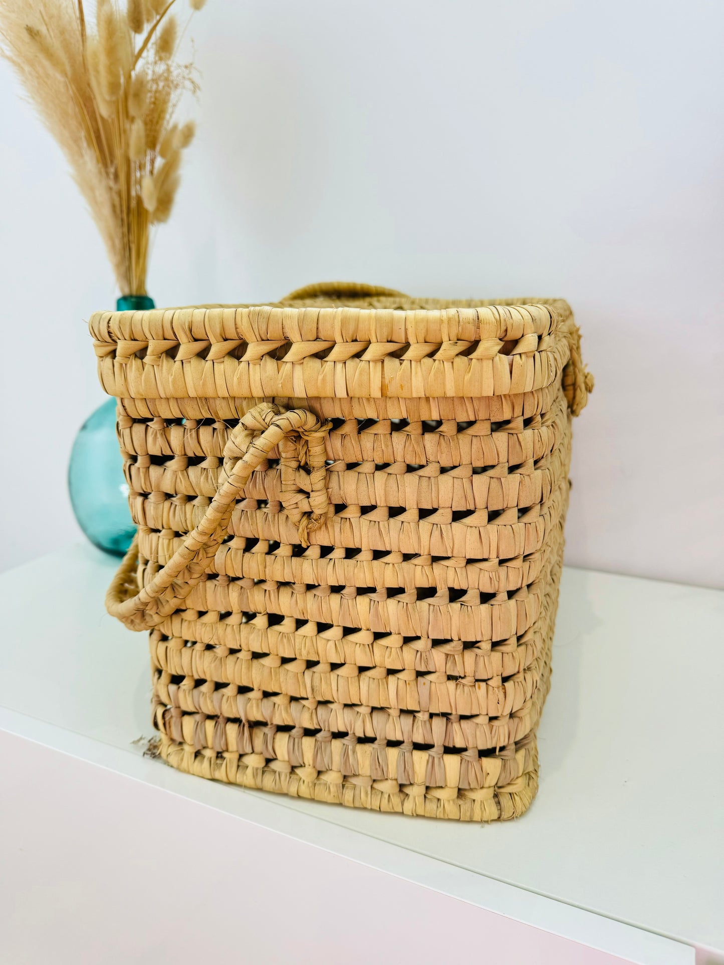 Malle de rangement en feuilles de palmier