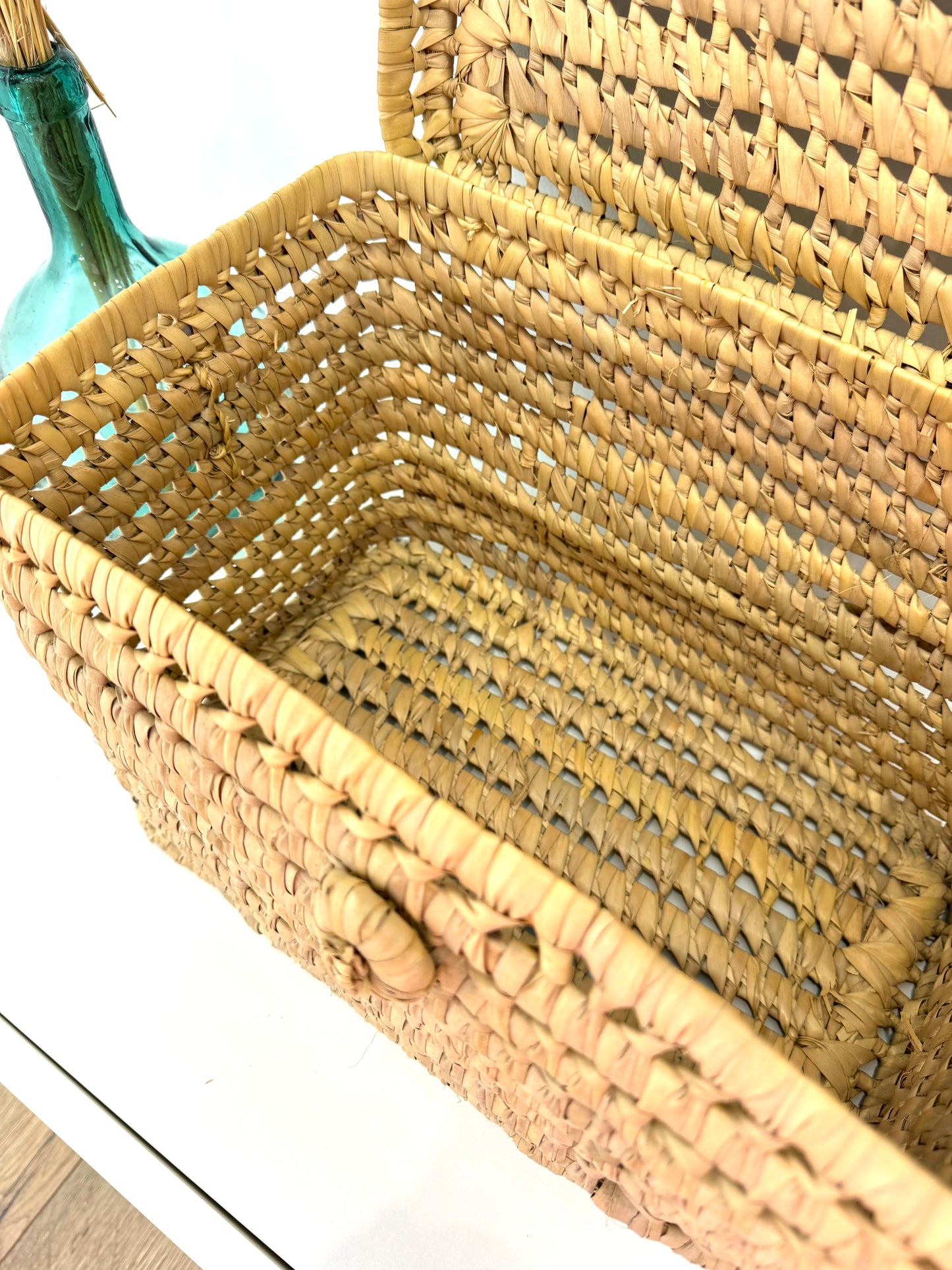 Malle de rangement en feuilles de palmier