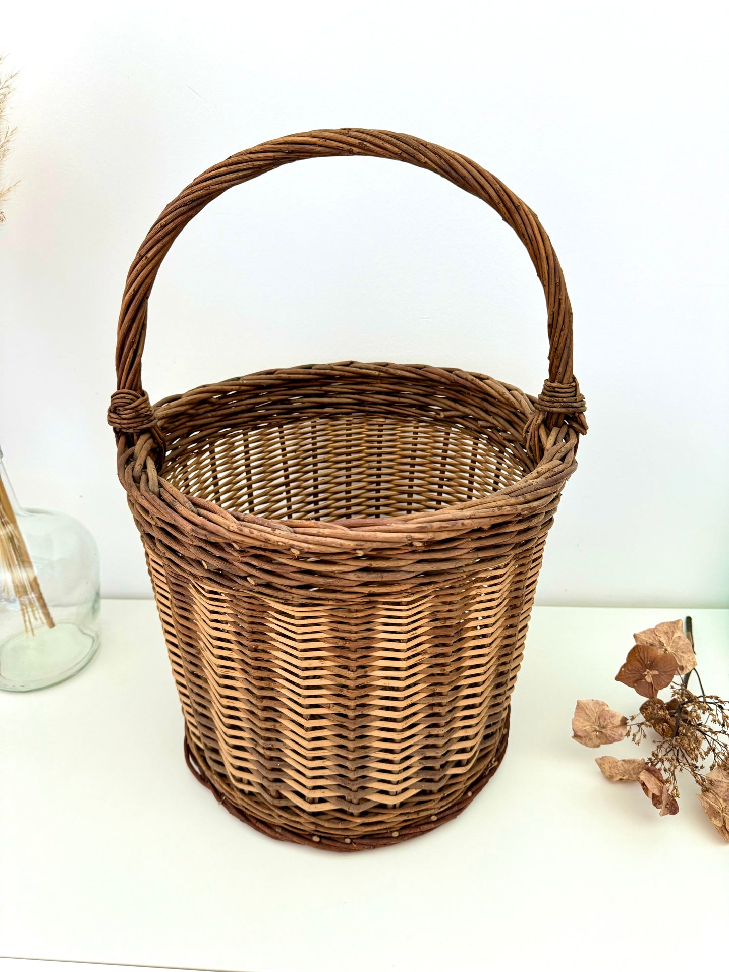 Panier ancien rond en osier