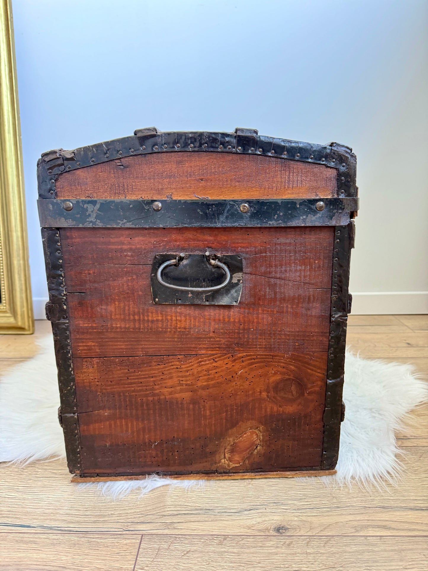 Grand coffre de rangement ancien