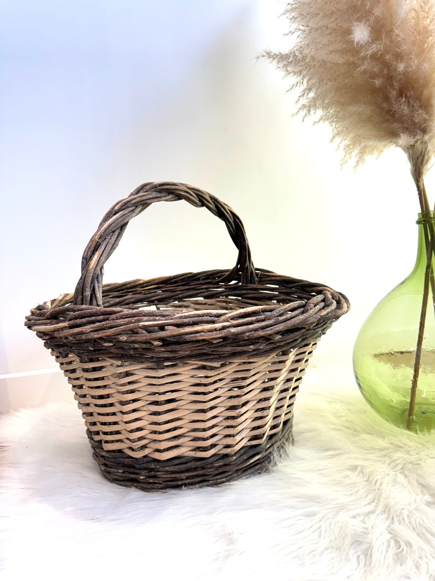 Panier ancien rond en osier bicolore