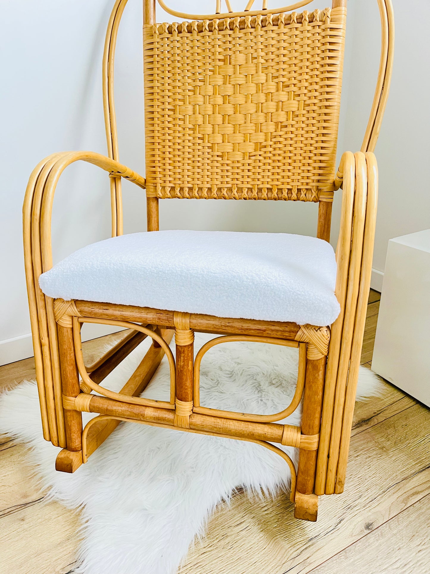 Rocking chair en rotin