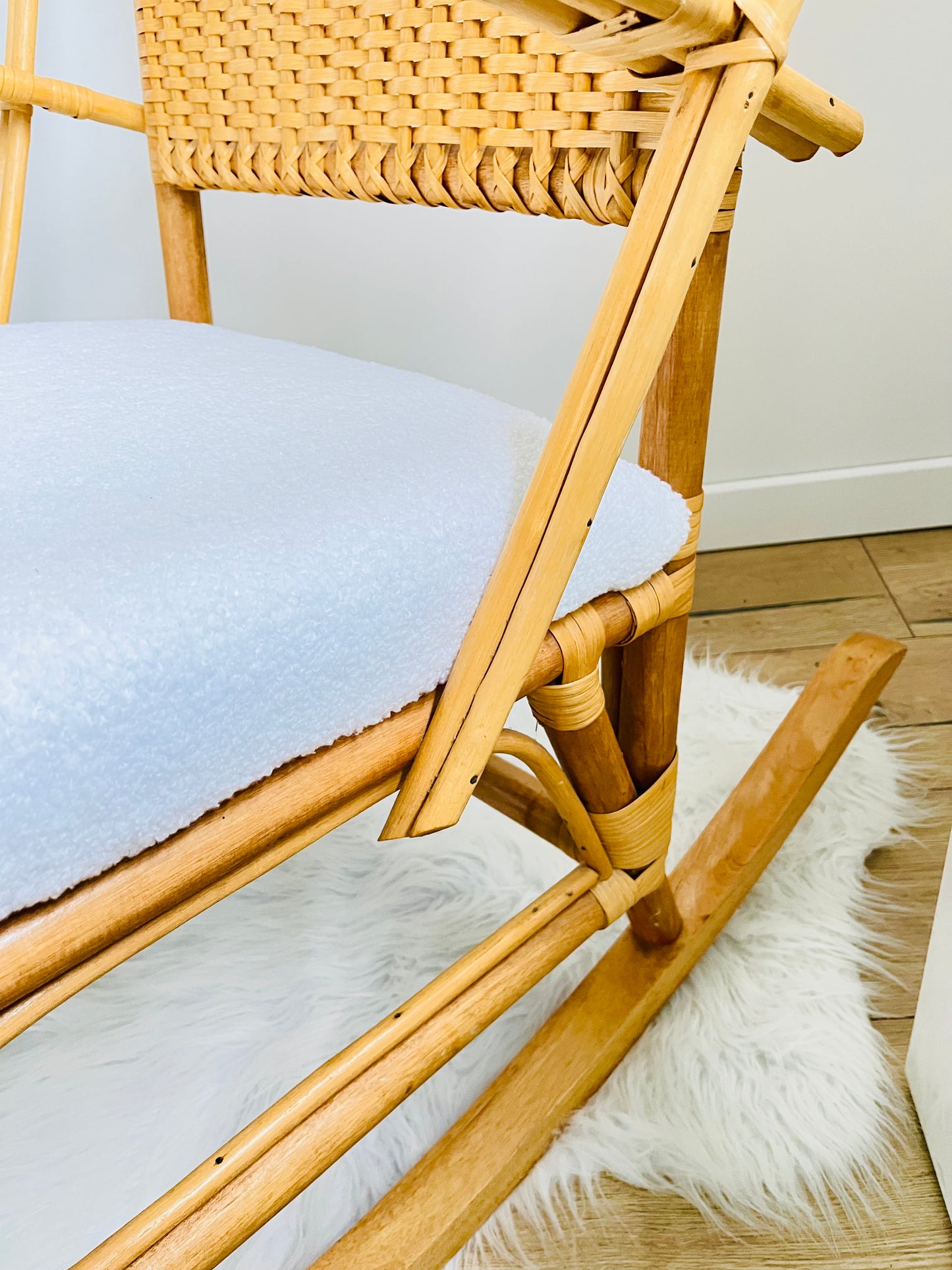 Rocking chair en rotin